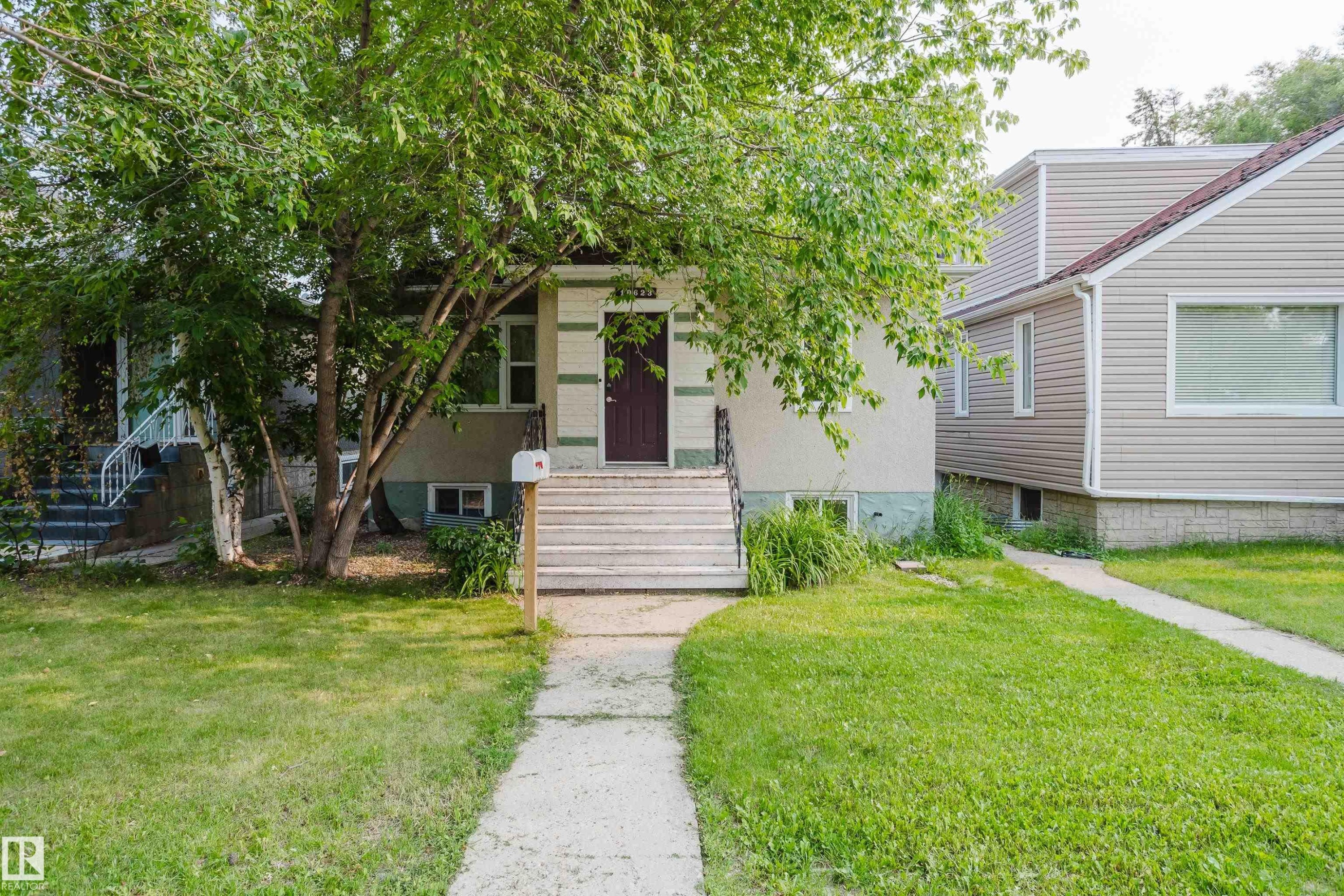 10623 76 Avenue Nw, Edmonton, AB - Outdoor With Facade