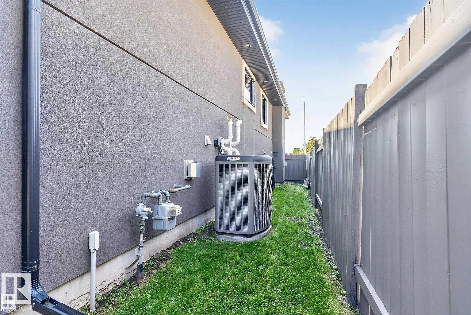 3911 67 Street Nw, Edmonton, AB - Outdoor