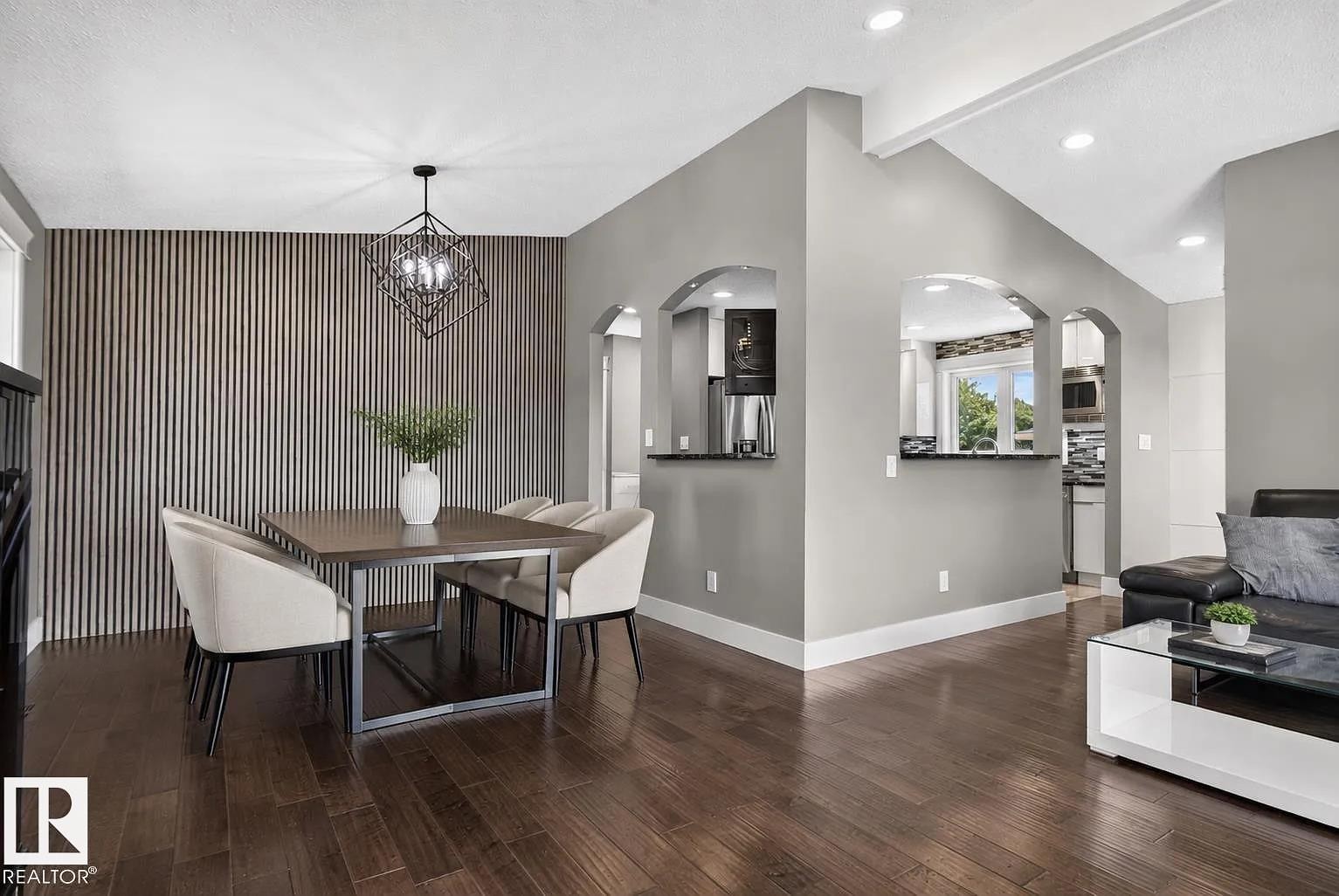 3911 67 Street Nw, Edmonton, AB - Indoor