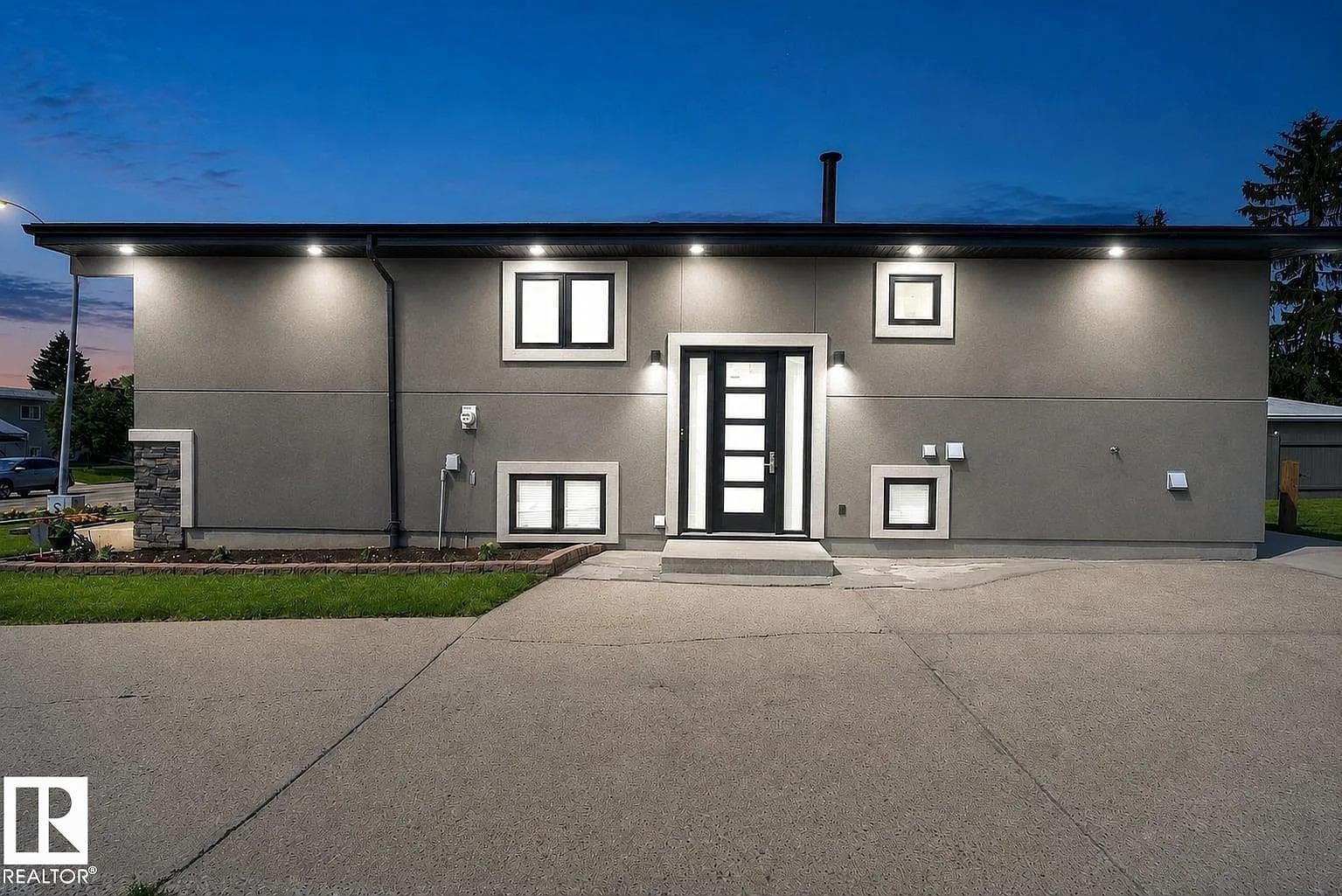3911 67 Street Nw, Edmonton, AB - Outdoor