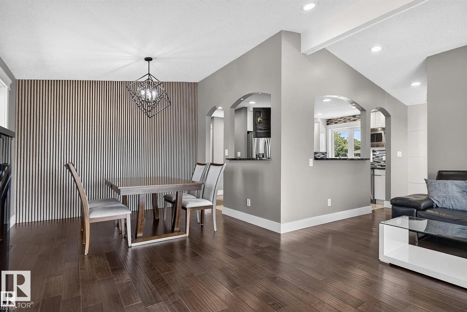 3911 67 Street Nw, Edmonton, AB - Indoor