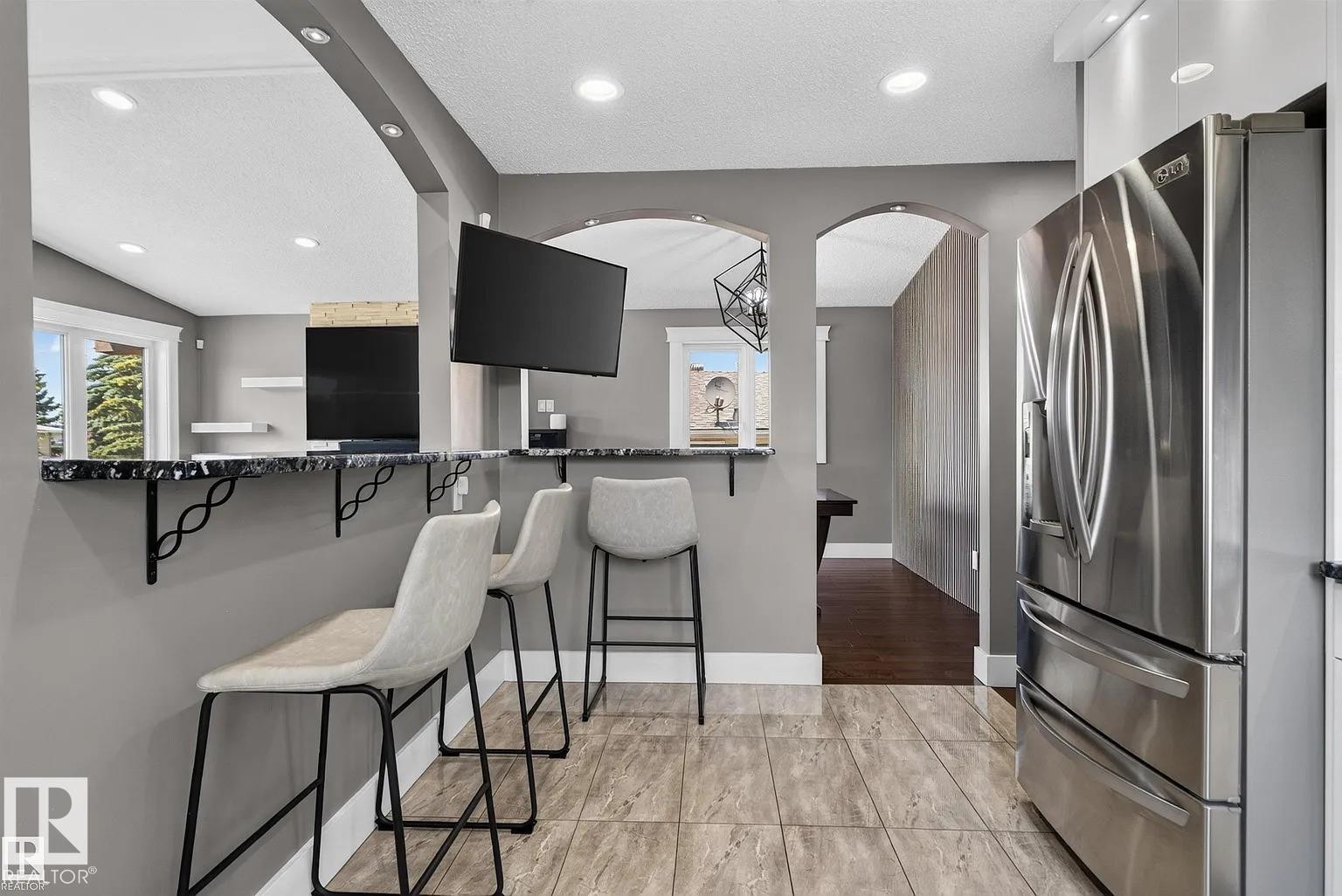 3911 67 Street Nw, Edmonton, AB - Indoor