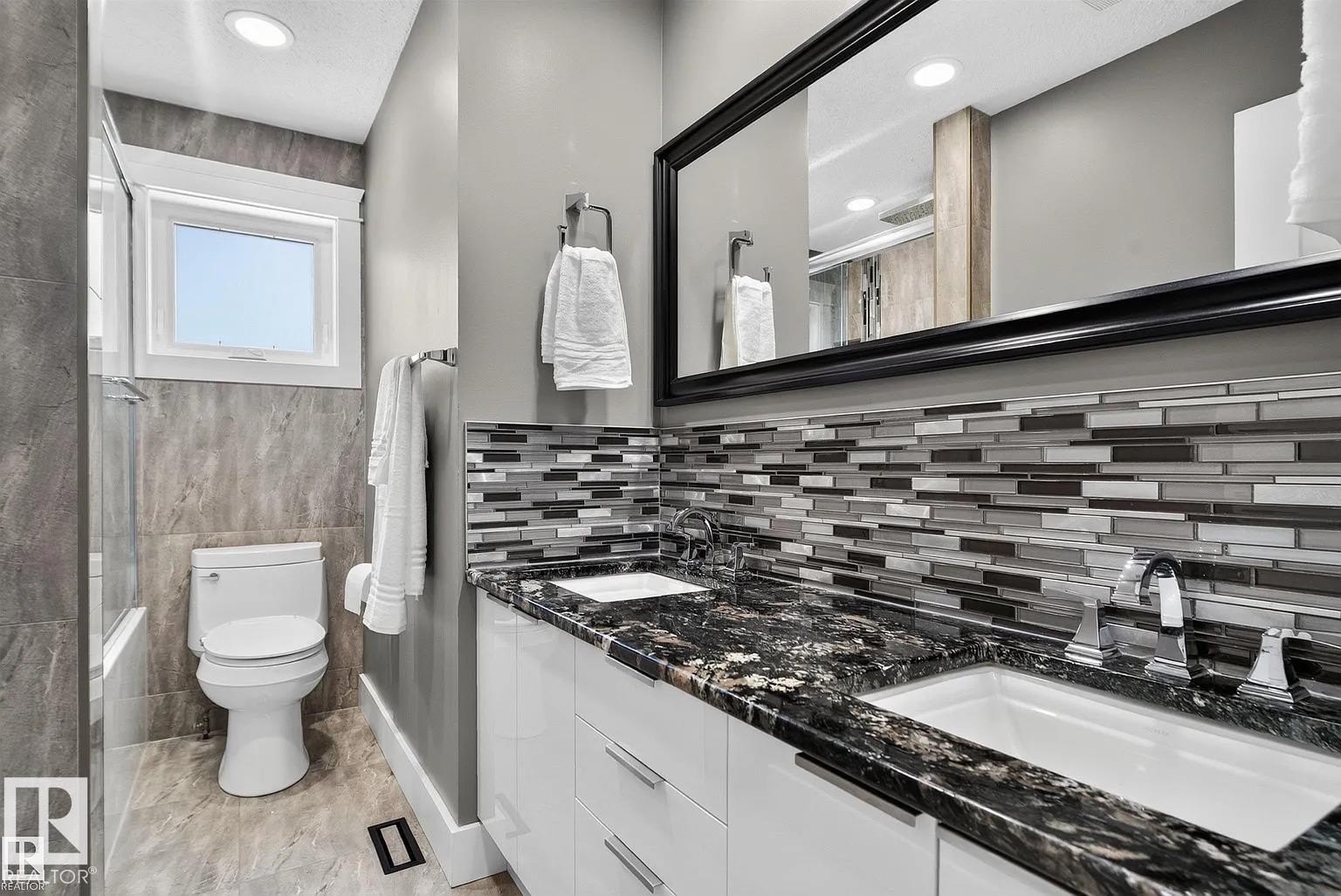 3911 67 Street Nw, Edmonton, AB - Indoor Photo Showing Bathroom