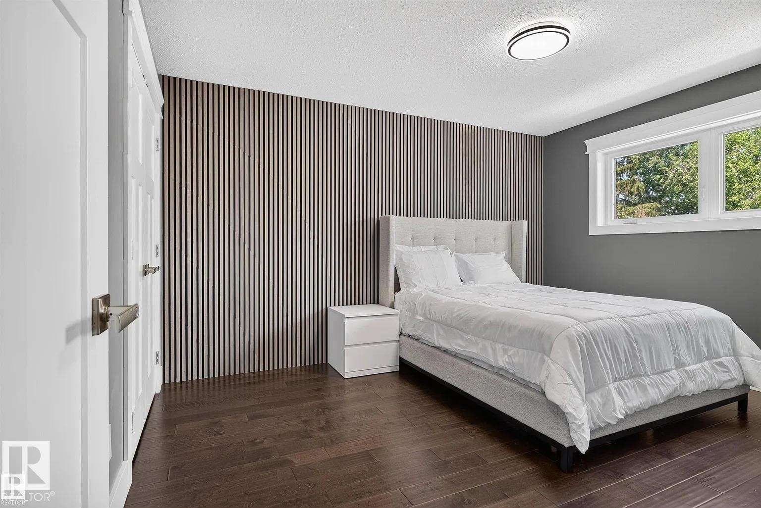 3911 67 Street Nw, Edmonton, AB - Indoor Photo Showing Bedroom