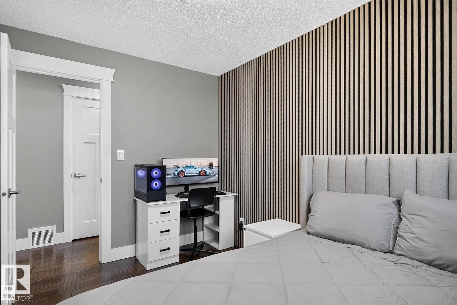 3911 67 Street Nw, Edmonton, AB - Indoor Photo Showing Bedroom