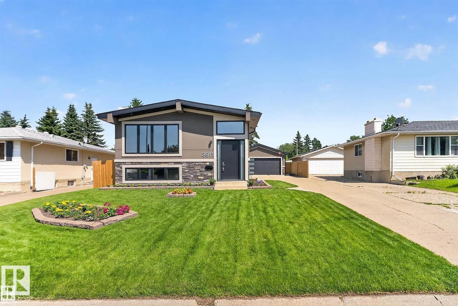 3911 67 Street Nw, Edmonton, AB - Outdoor