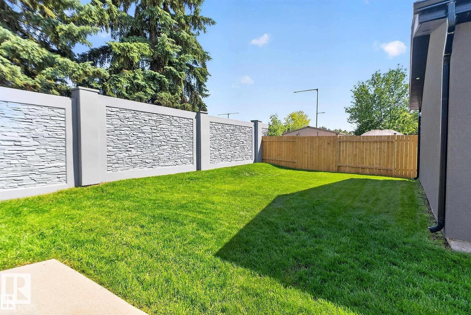 3911 67 Street Nw, Edmonton, AB - Outdoor