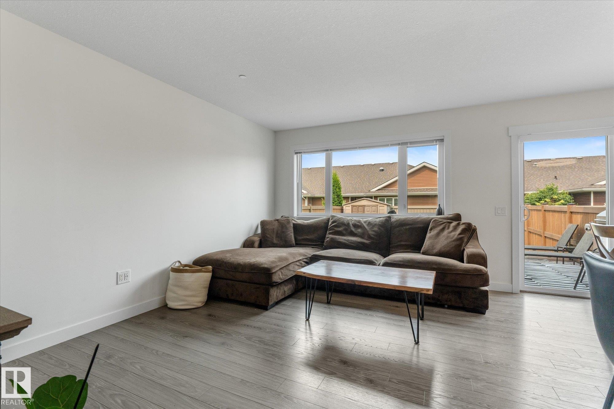 148 Brickyard Place, Stony Plain, AB - Indoor Photo Showing Living Room