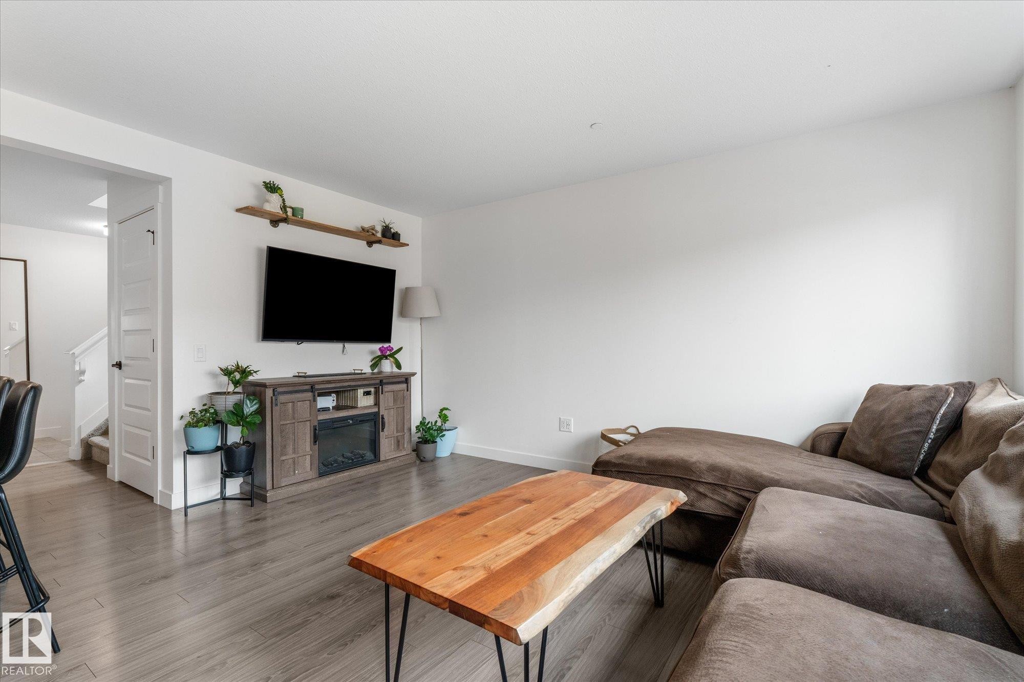 148 Brickyard Place, Stony Plain, AB - Indoor Photo Showing Living Room