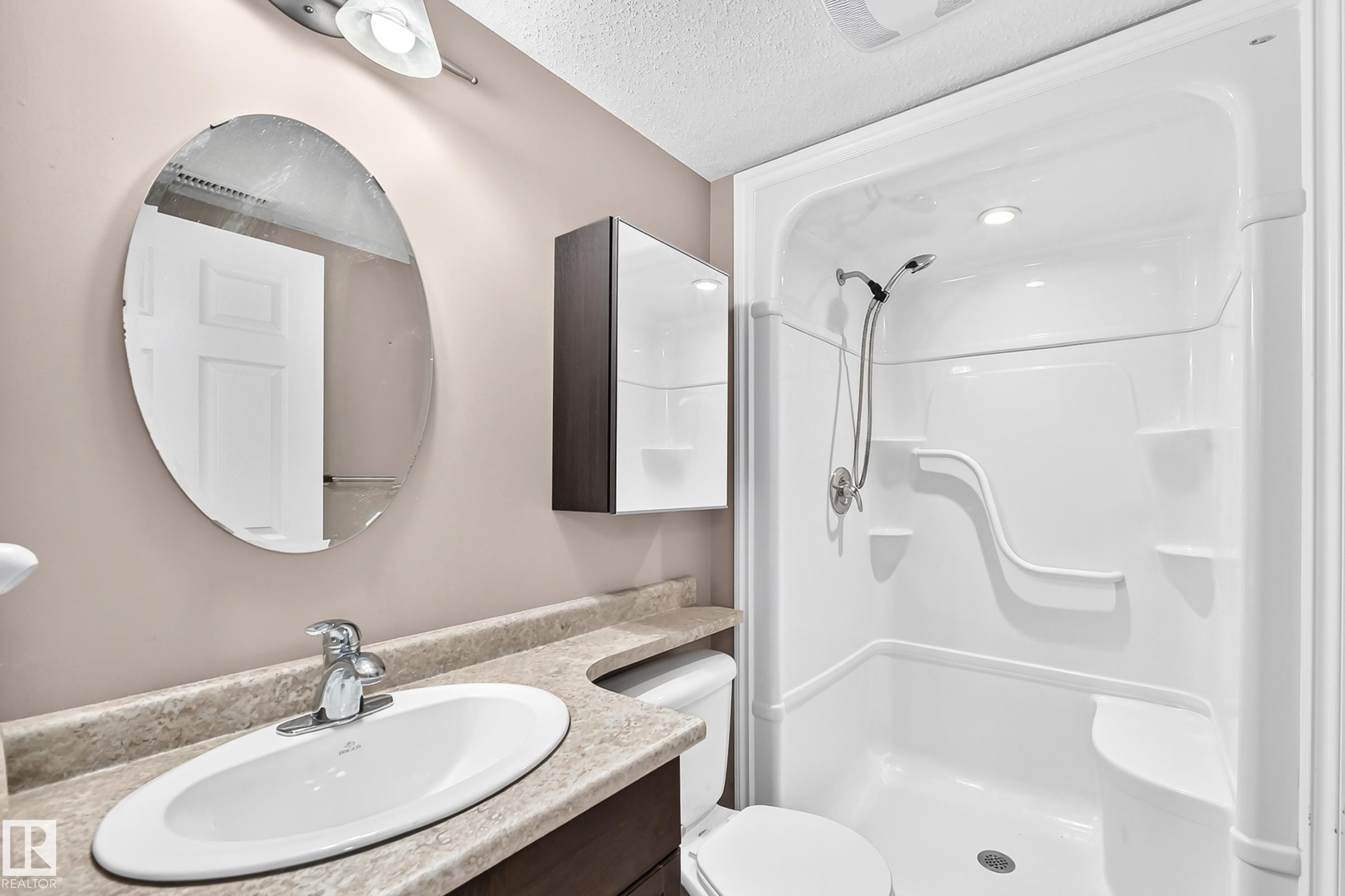 369 Brintnell Boulevard Nw, Edmonton, AB - Indoor Photo Showing Bathroom