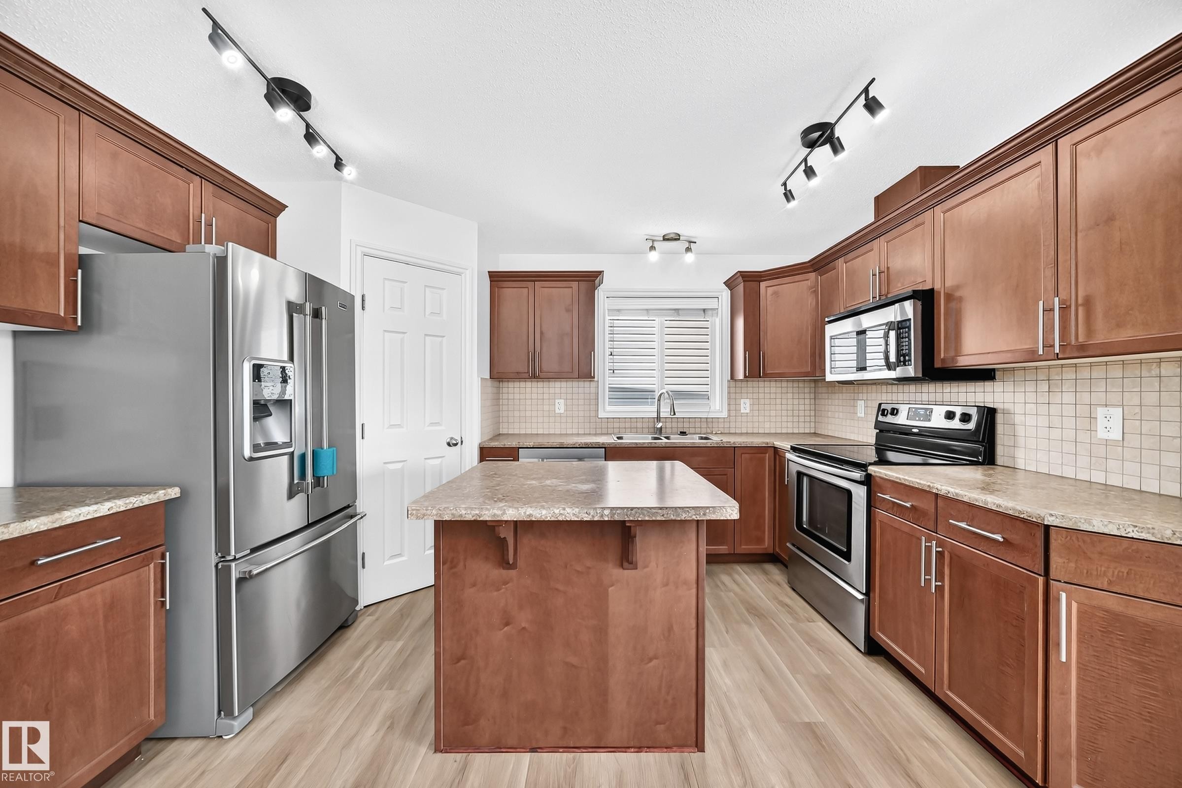 369 Brintnell Boulevard Nw, Edmonton, AB - Indoor Photo Showing Kitchen With Stainless Steel Kitchen