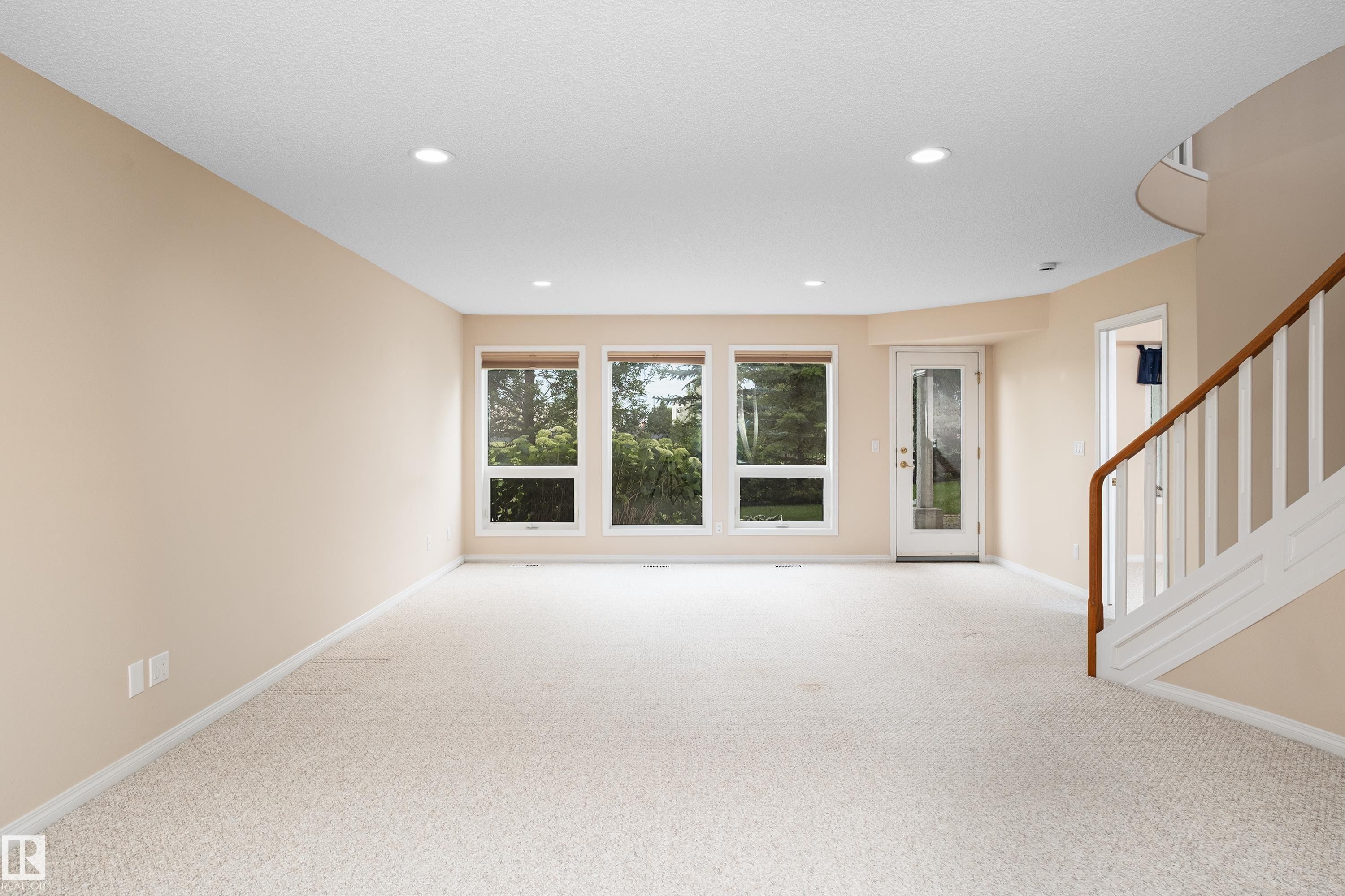 434 Tory Point(E) Nw, Edmonton, AB - Indoor Photo Showing Other Room
