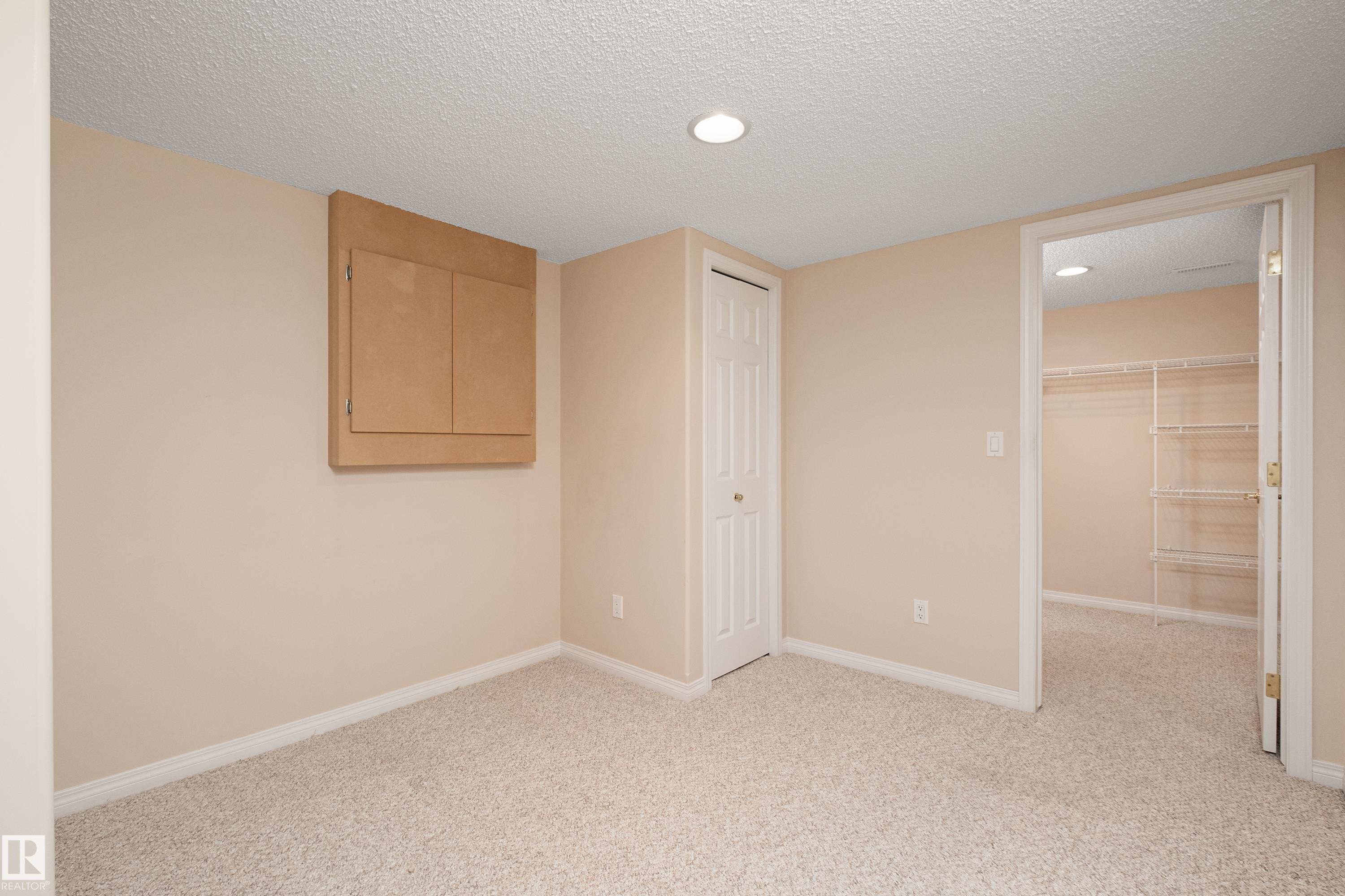 434 Tory Point(E) Nw, Edmonton, AB - Indoor Photo Showing Other Room
