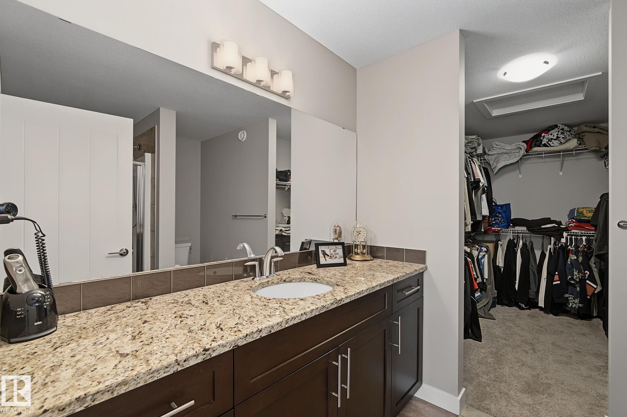 8005 223 Street Nw, Edmonton, AB - Indoor Photo Showing Bathroom