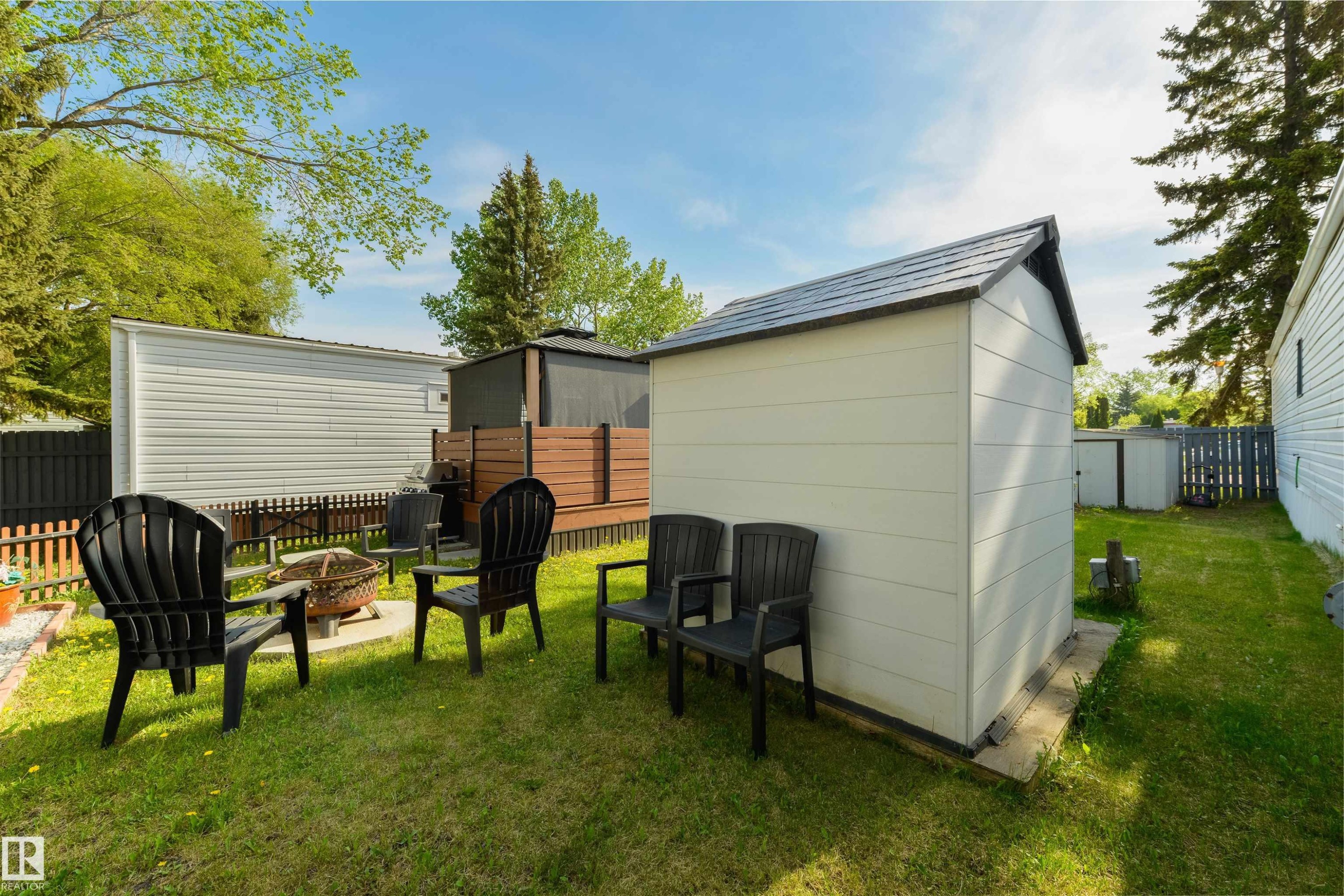 15 Post Road, Edmonton, AB - Outdoor With Exterior
