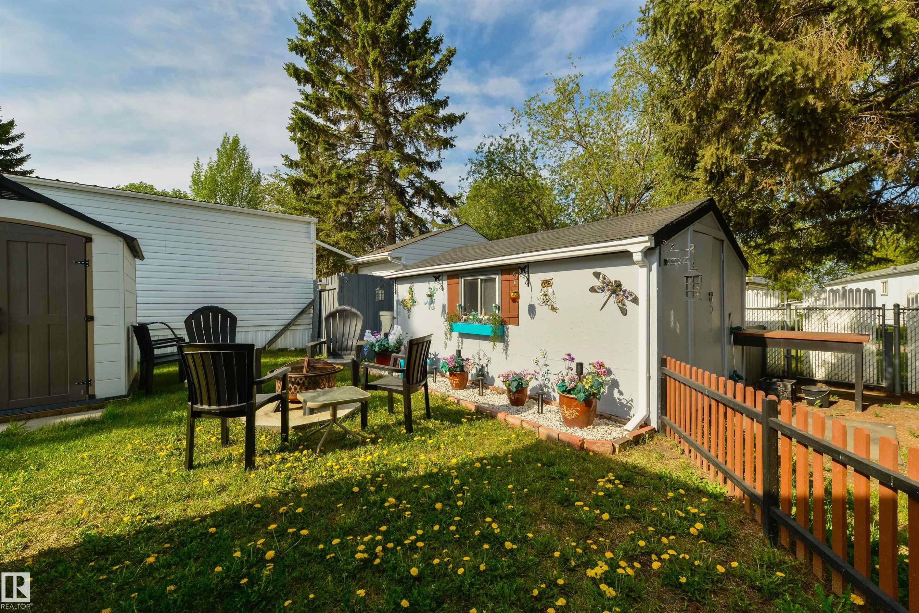 15 Post Road, Edmonton, AB - Outdoor