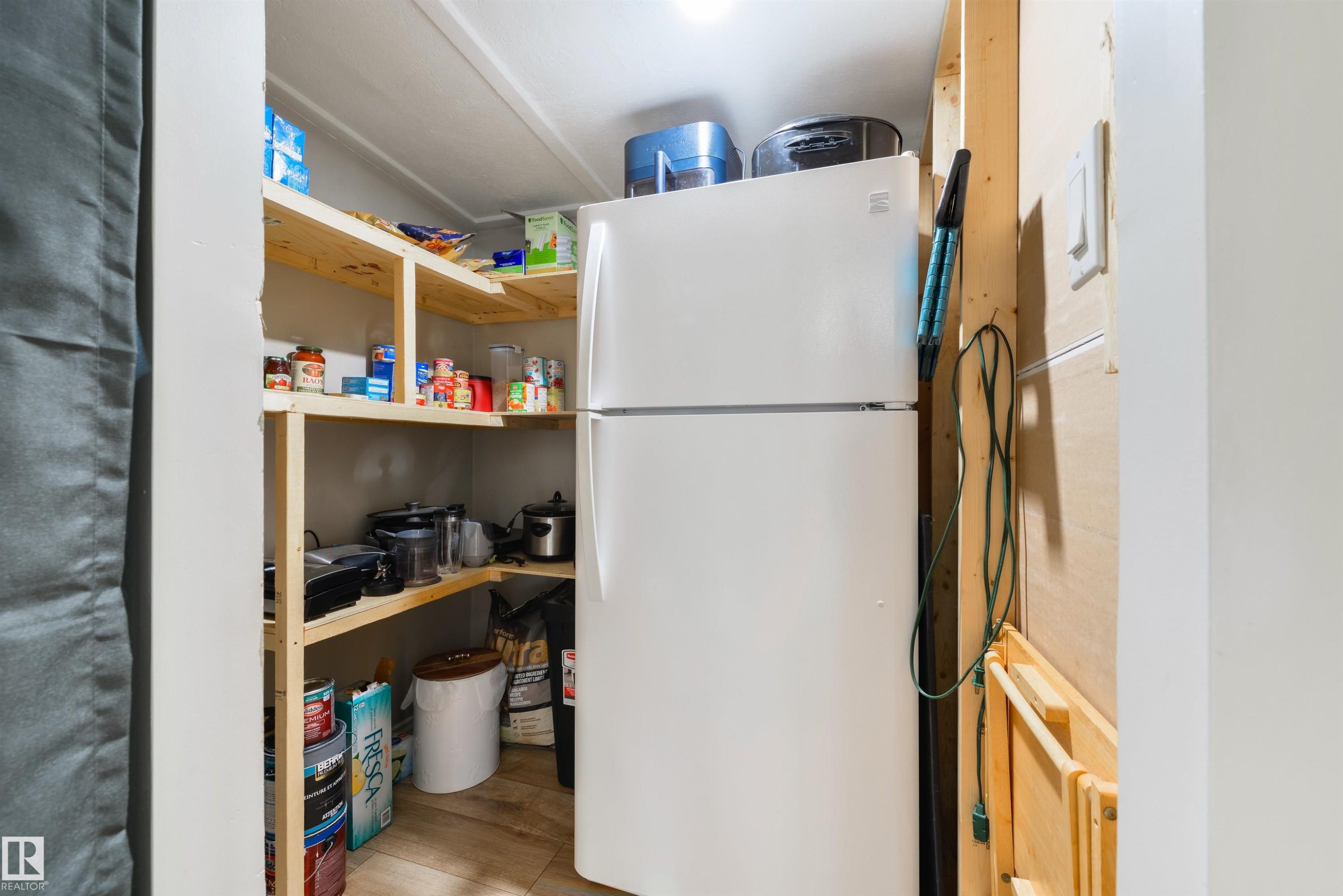 15 Post Road, Edmonton, AB - Indoor