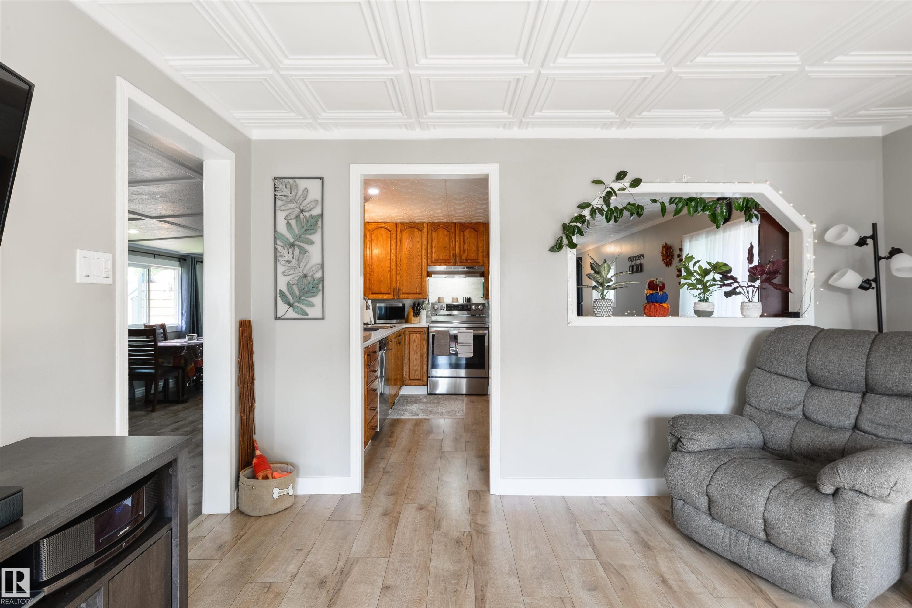 15 Post Road, Edmonton, AB - Indoor