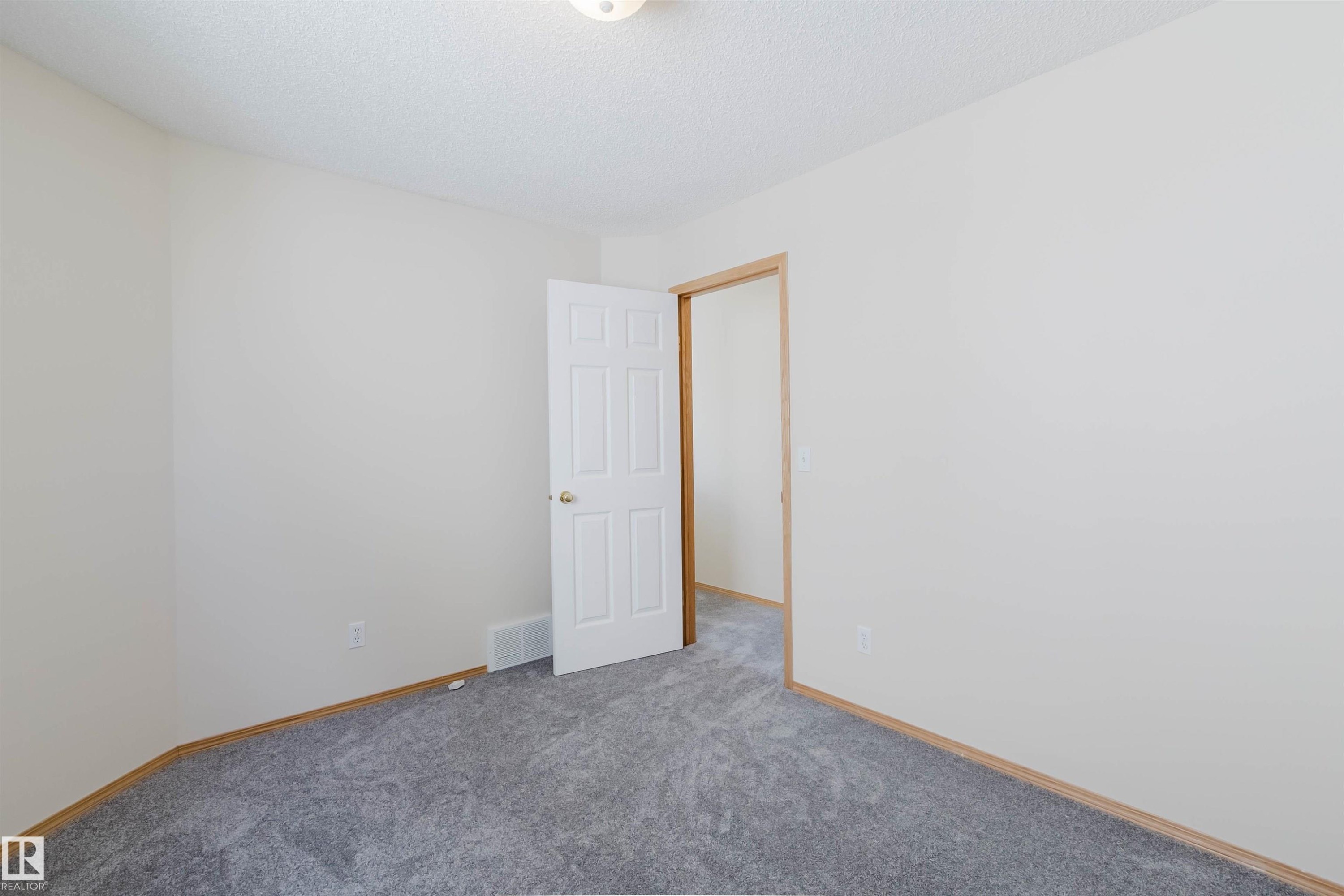 Empty room - 1686 Tompkins Wynd Nw, Edmonton, AB - Indoor Photo Showing Other Room