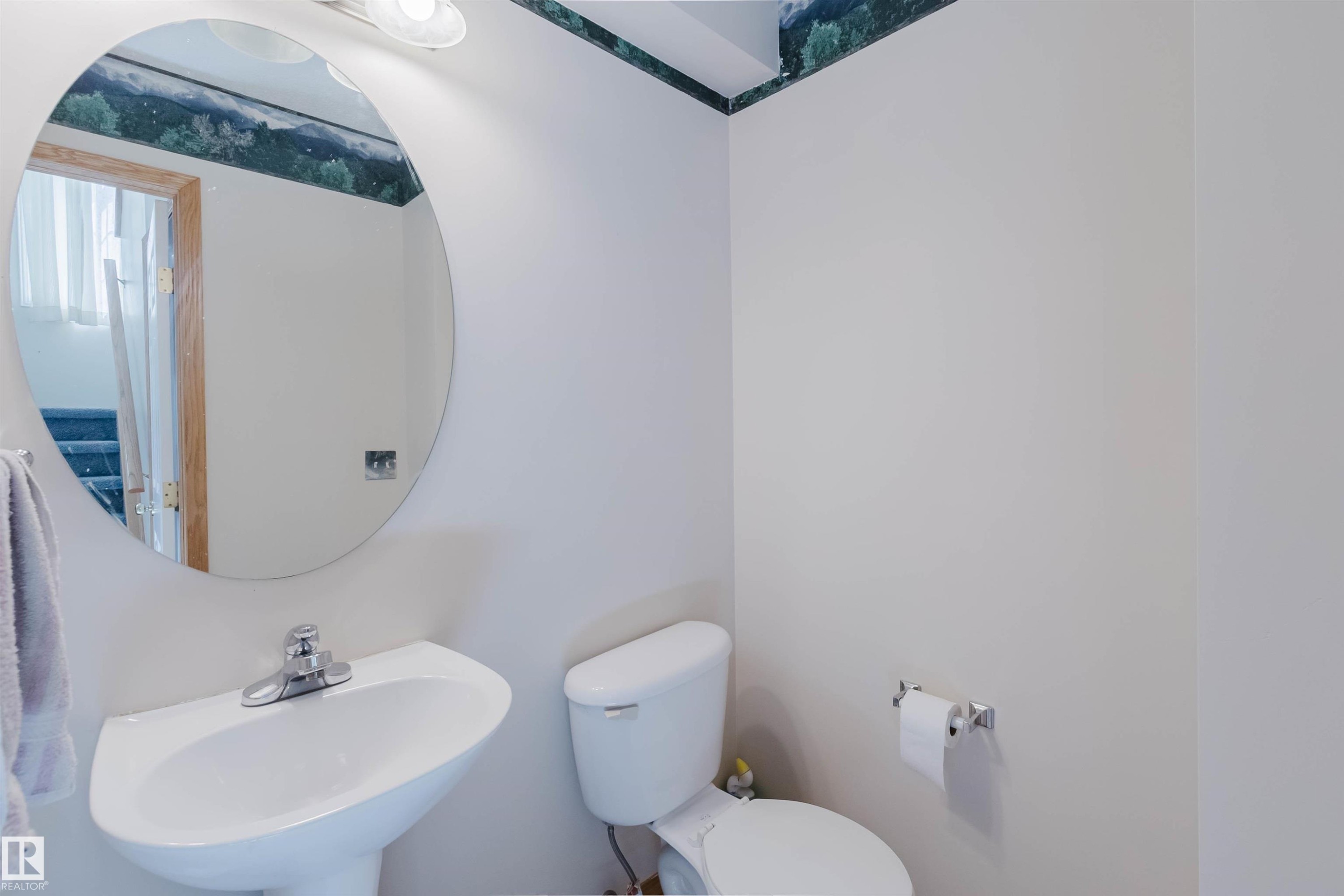 Bathroom - 1686 Tompkins Wynd Nw, Edmonton, AB - Indoor Photo Showing Bathroom