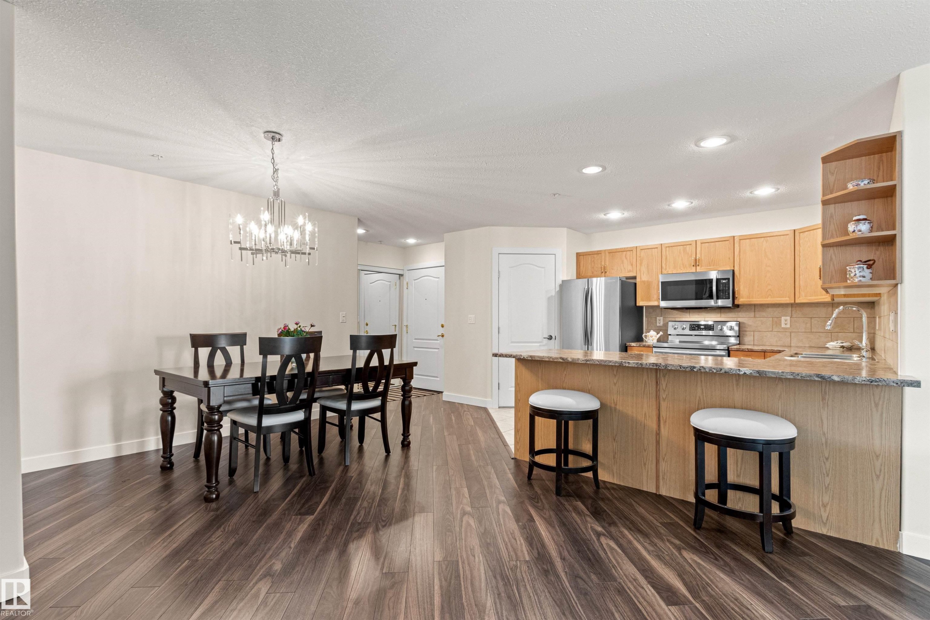#203 8956 156 St Nw, Edmonton, AB - Indoor