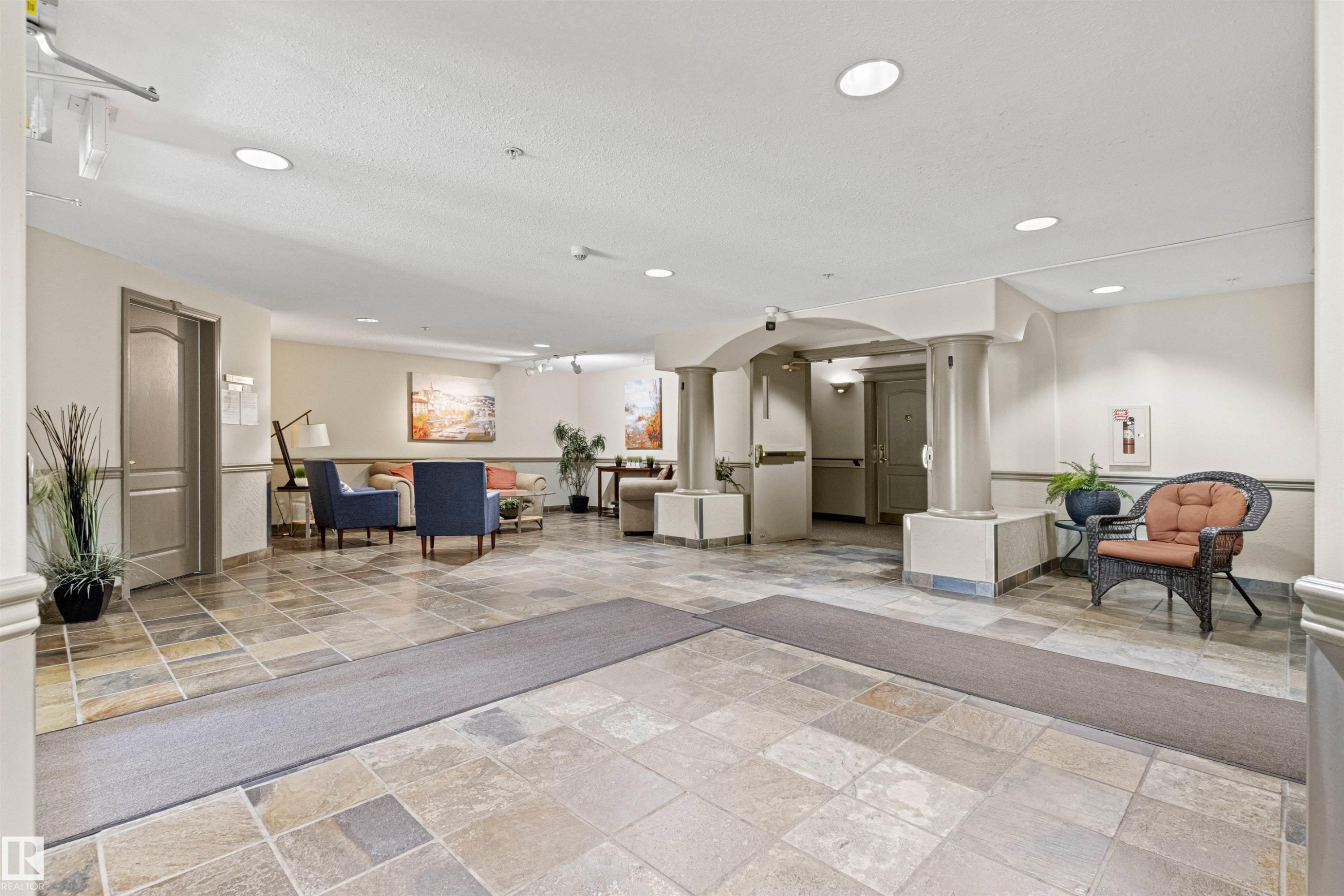 #203 8956 156 St Nw, Edmonton, AB - Indoor Photo Showing Other Room