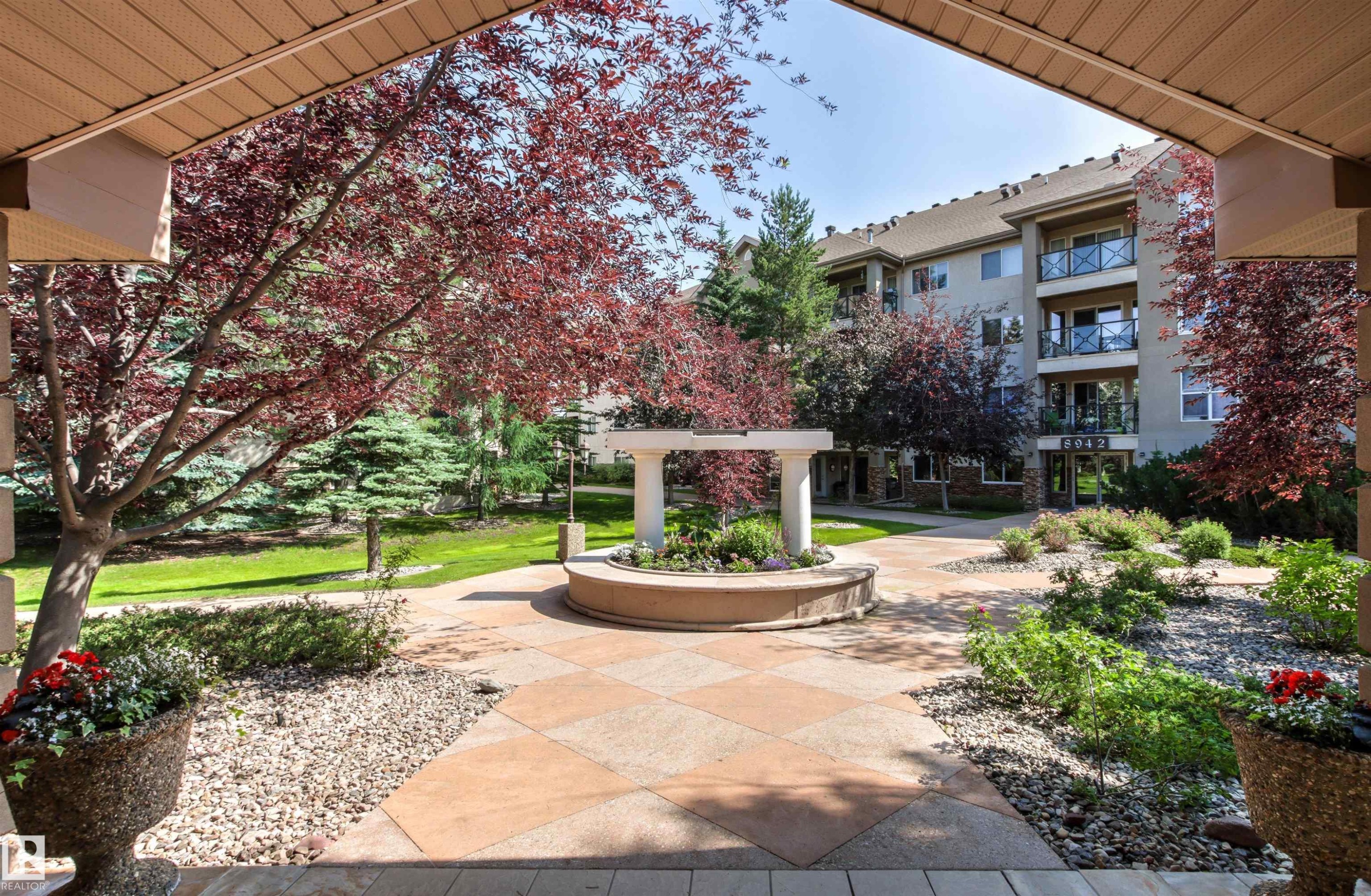 #203 8956 156 St Nw, Edmonton, AB - Outdoor