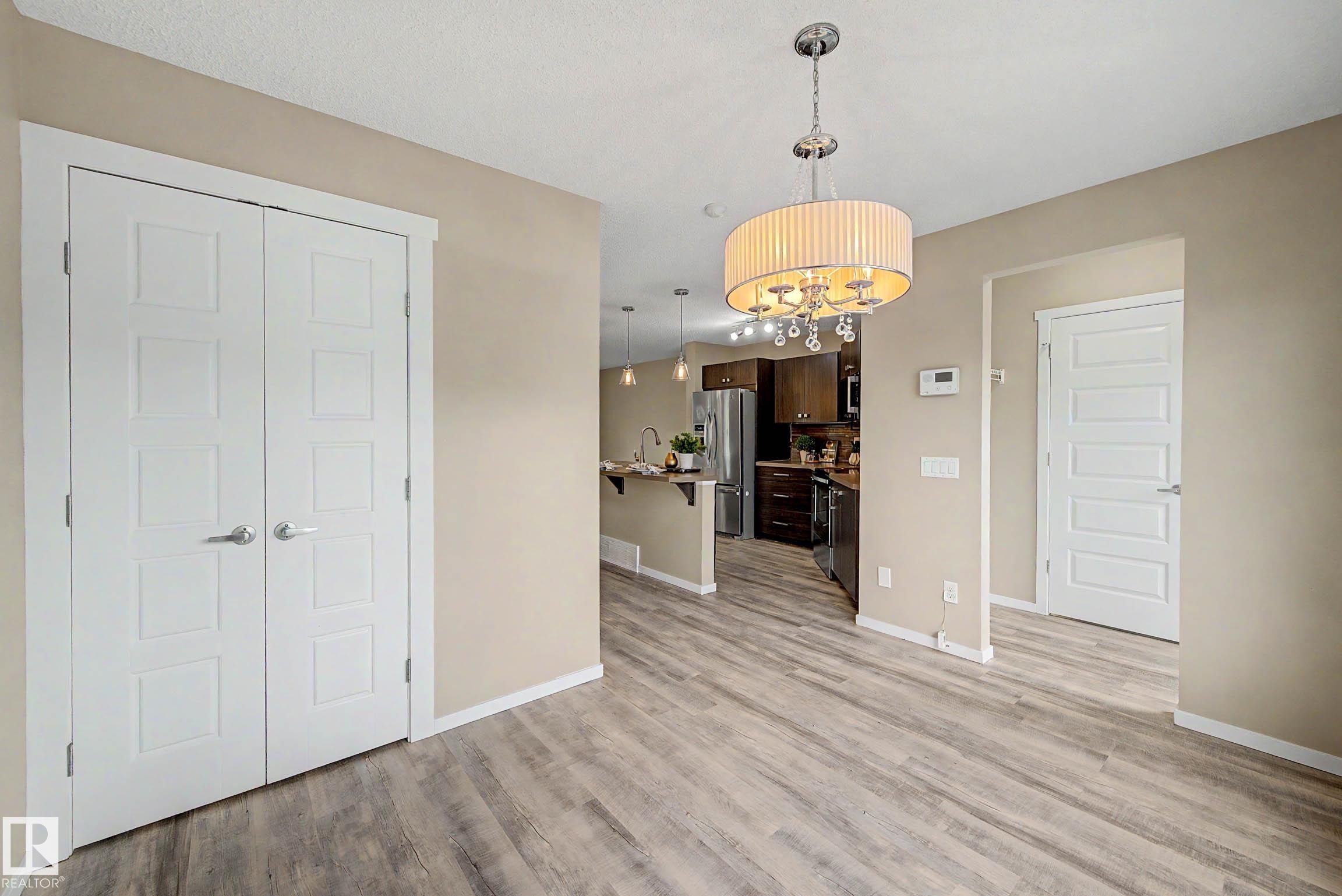 4218 Allan Link Link Sw, Edmonton, AB - Indoor Photo Showing Other Room