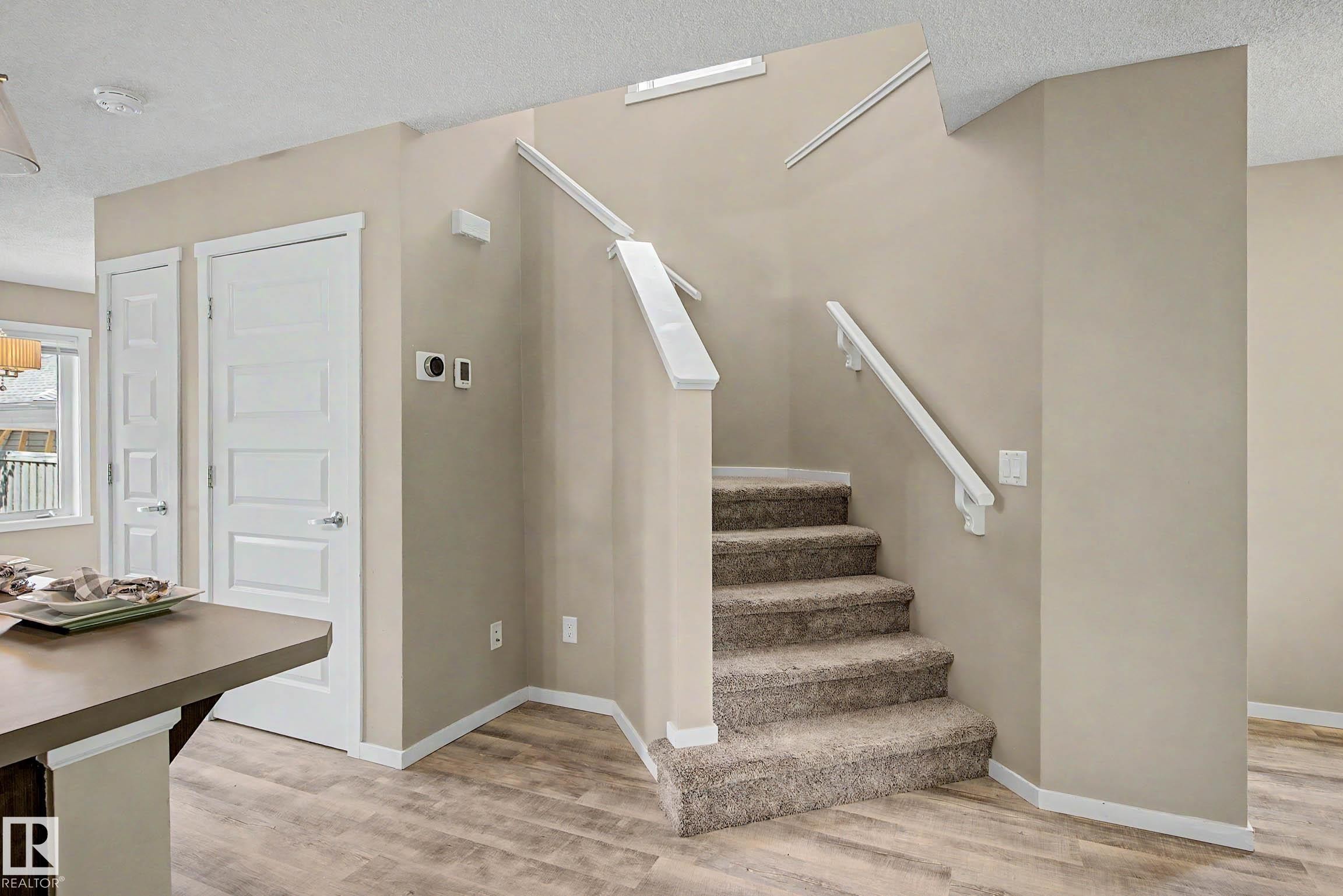 4218 Allan Link Link Sw, Edmonton, AB - Indoor Photo Showing Other Room