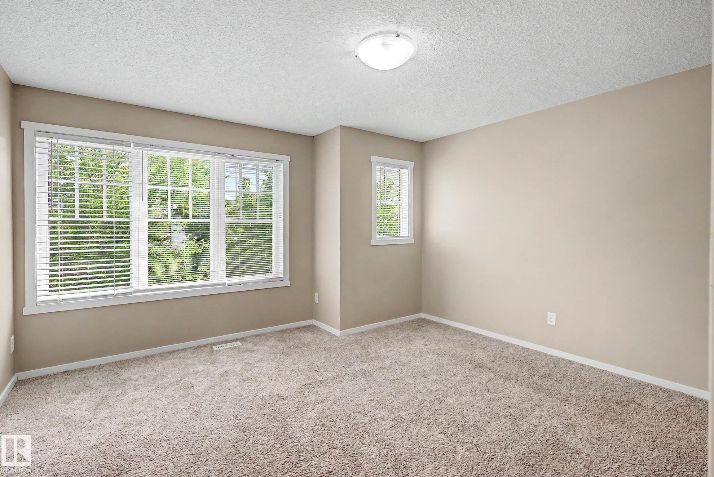 4218 Allan Link Link Sw, Edmonton, AB - Indoor Photo Showing Other Room