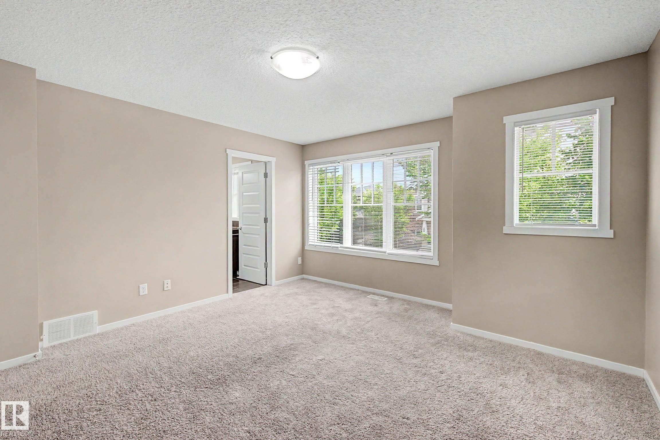 4218 Allan Link Link Sw, Edmonton, AB - Indoor Photo Showing Other Room