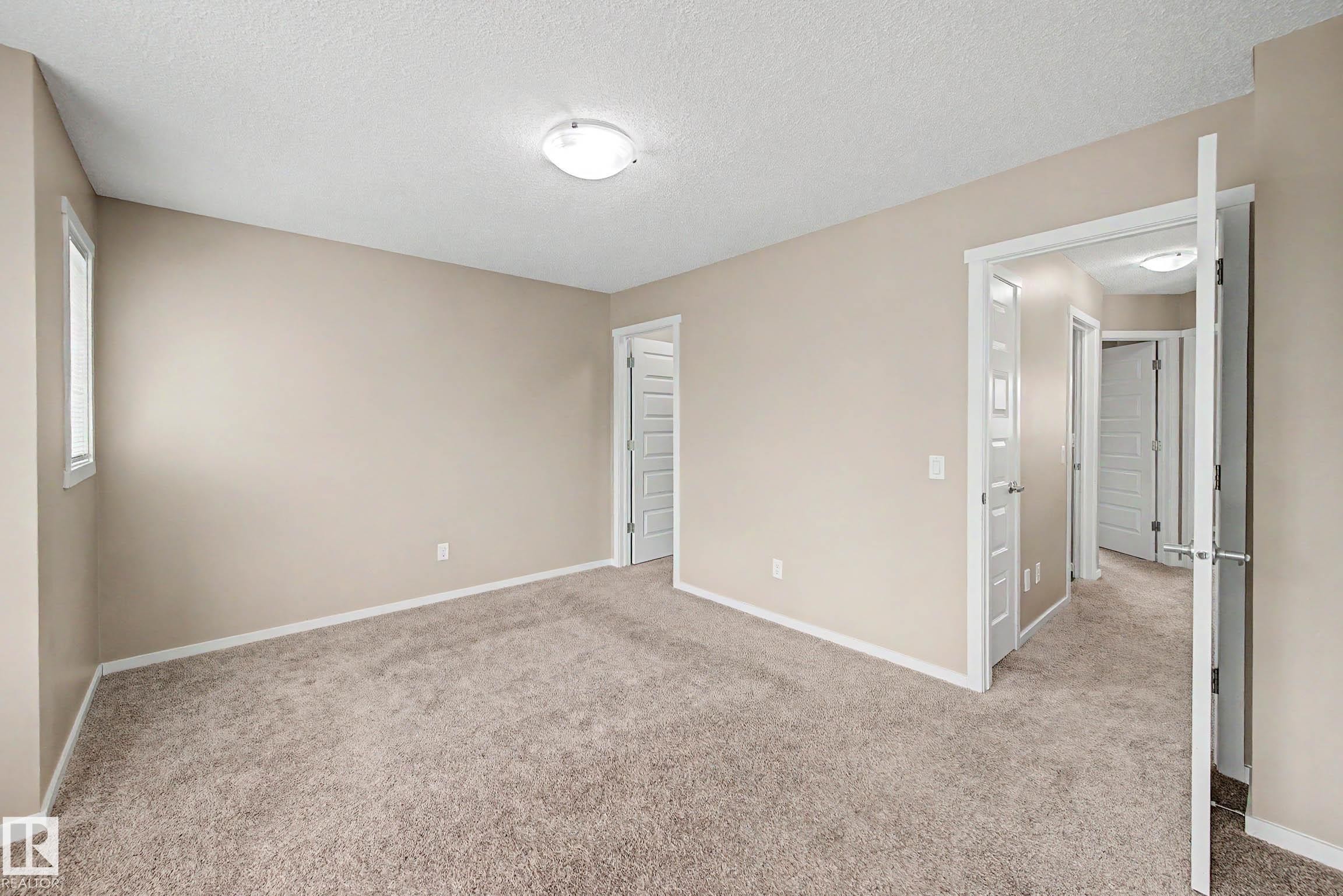 4218 Allan Link Link Sw, Edmonton, AB - Indoor Photo Showing Other Room