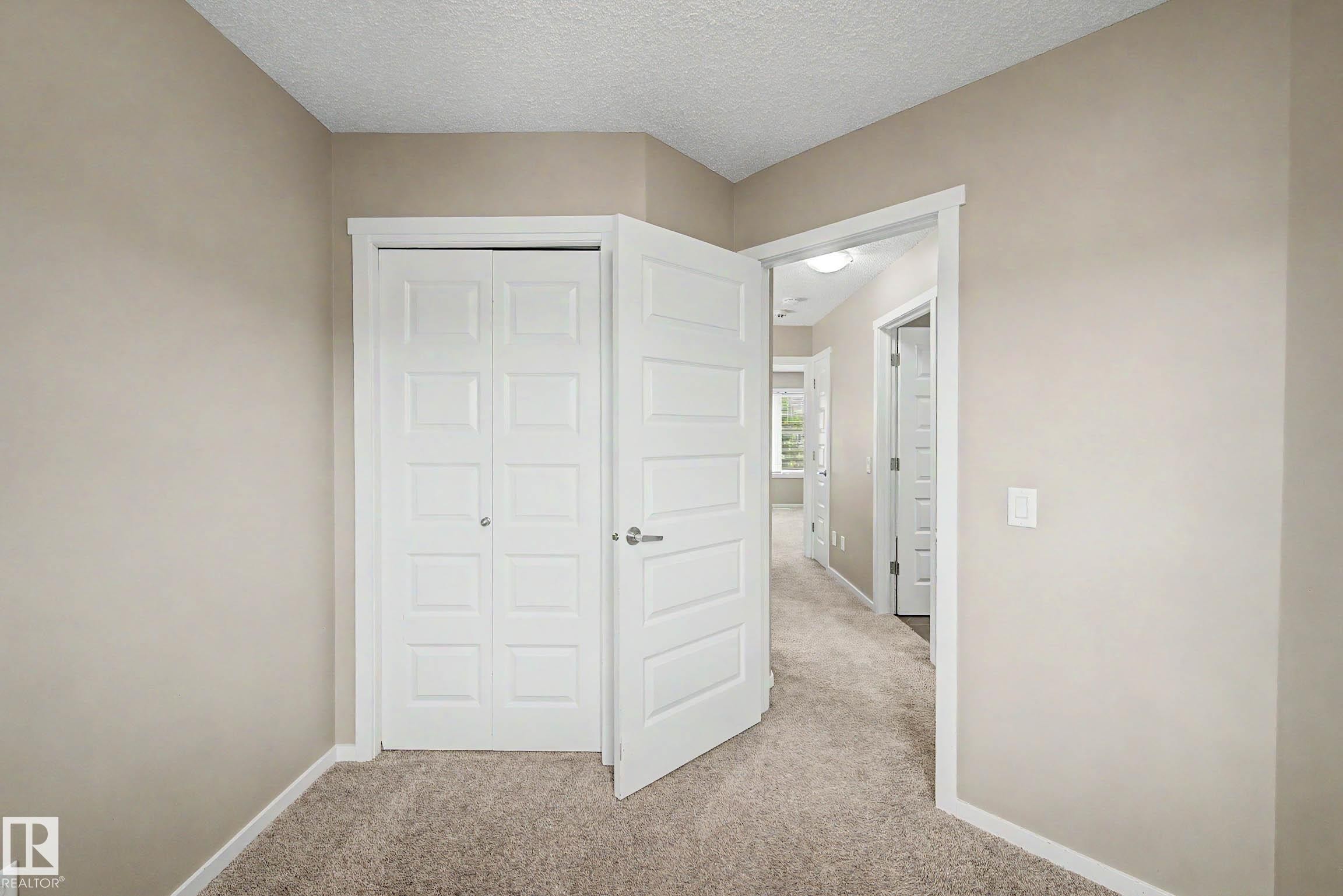 4218 Allan Link Link Sw, Edmonton, AB - Indoor Photo Showing Other Room