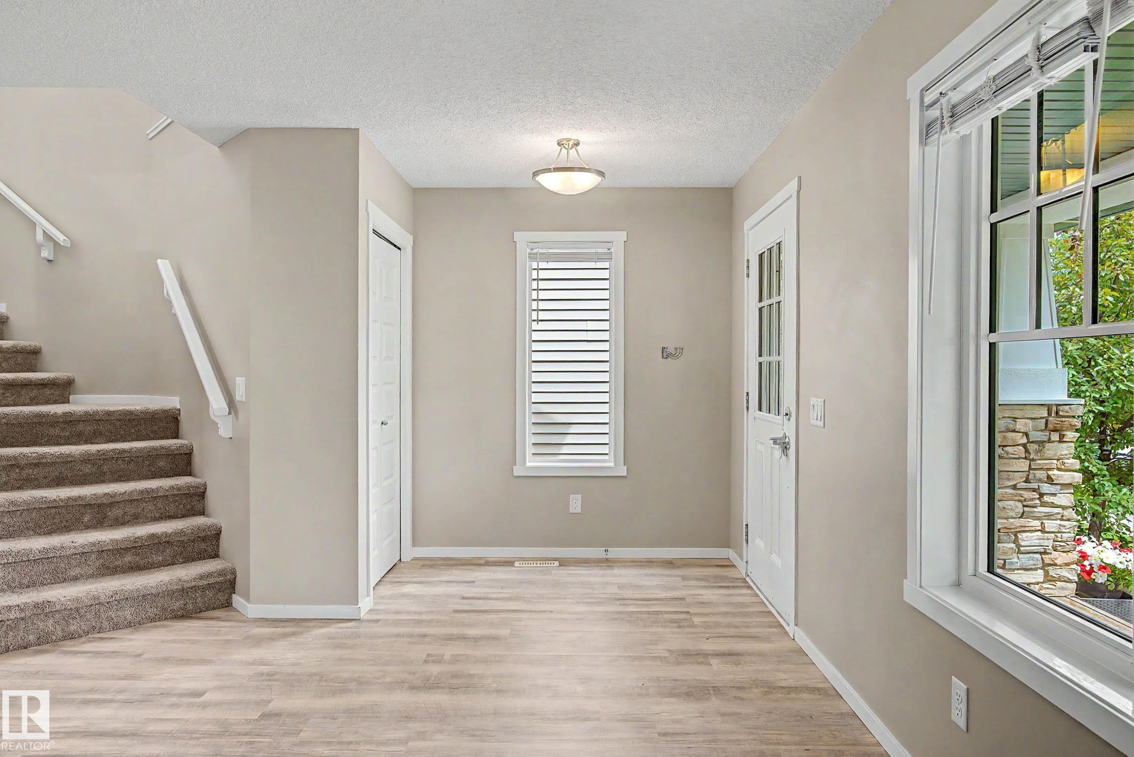4218 Allan Link Link Sw, Edmonton, AB - Indoor Photo Showing Other Room