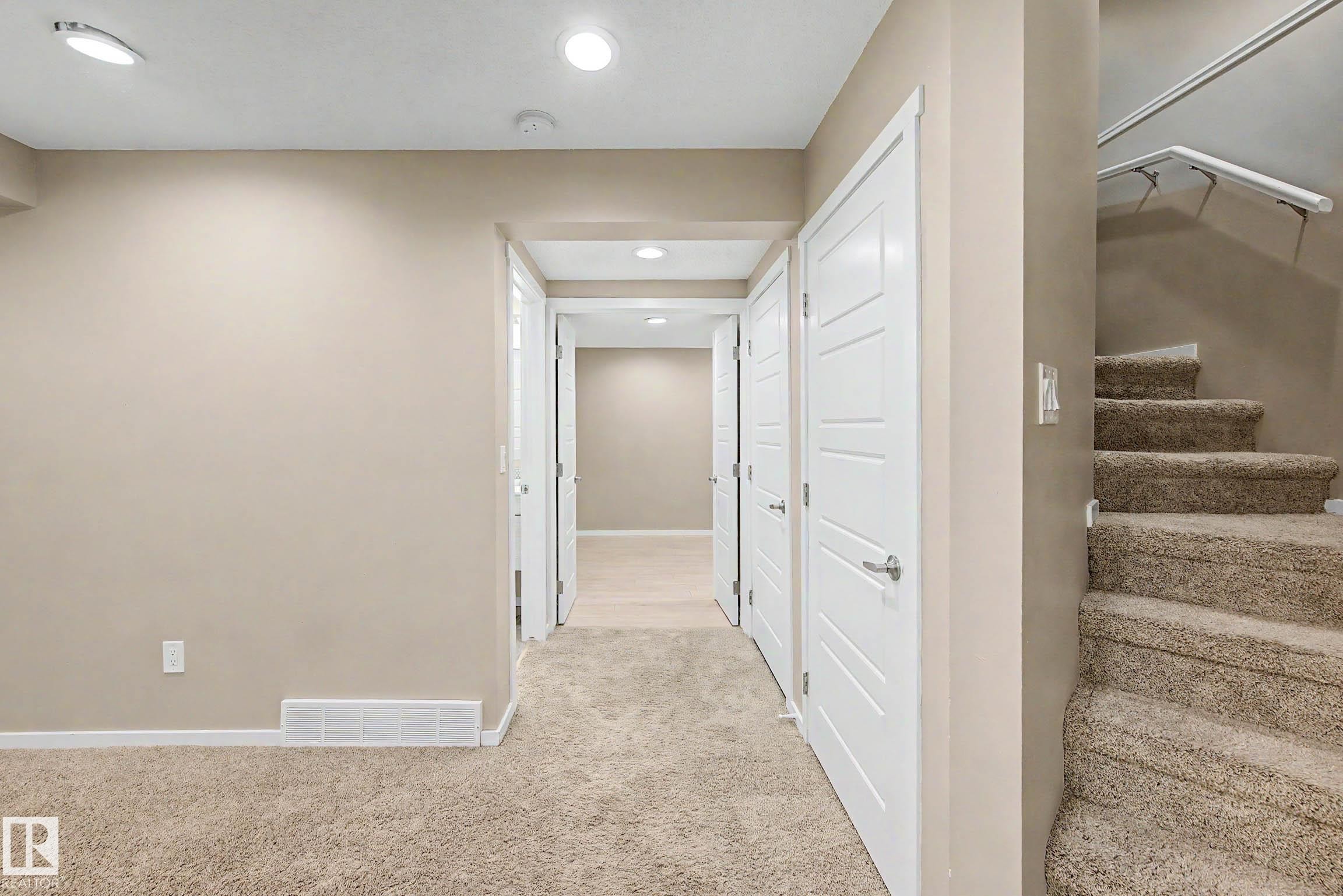 4218 Allan Link Link Sw, Edmonton, AB - Indoor Photo Showing Other Room