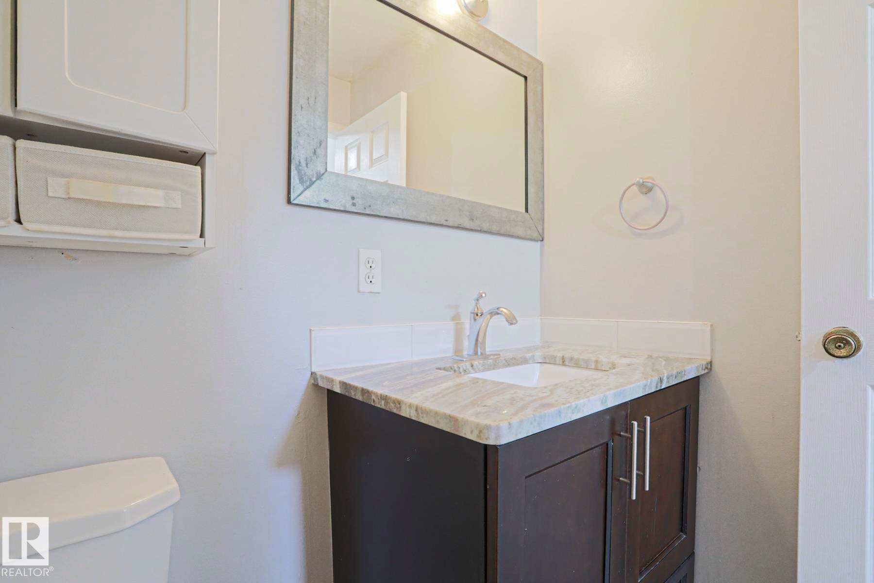 355 Kirkpatrick Crescent Nw, Edmonton, AB - Indoor Photo Showing Bathroom