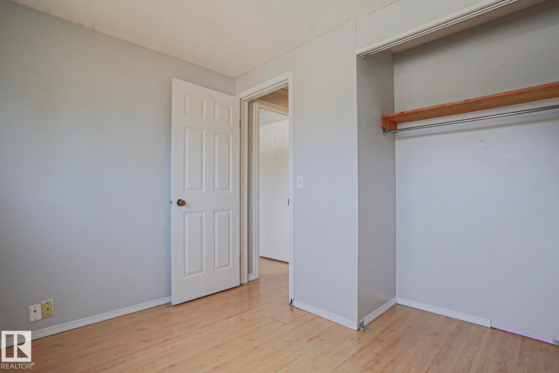 355 Kirkpatrick Crescent Nw, Edmonton, AB - Indoor Photo Showing Other Room