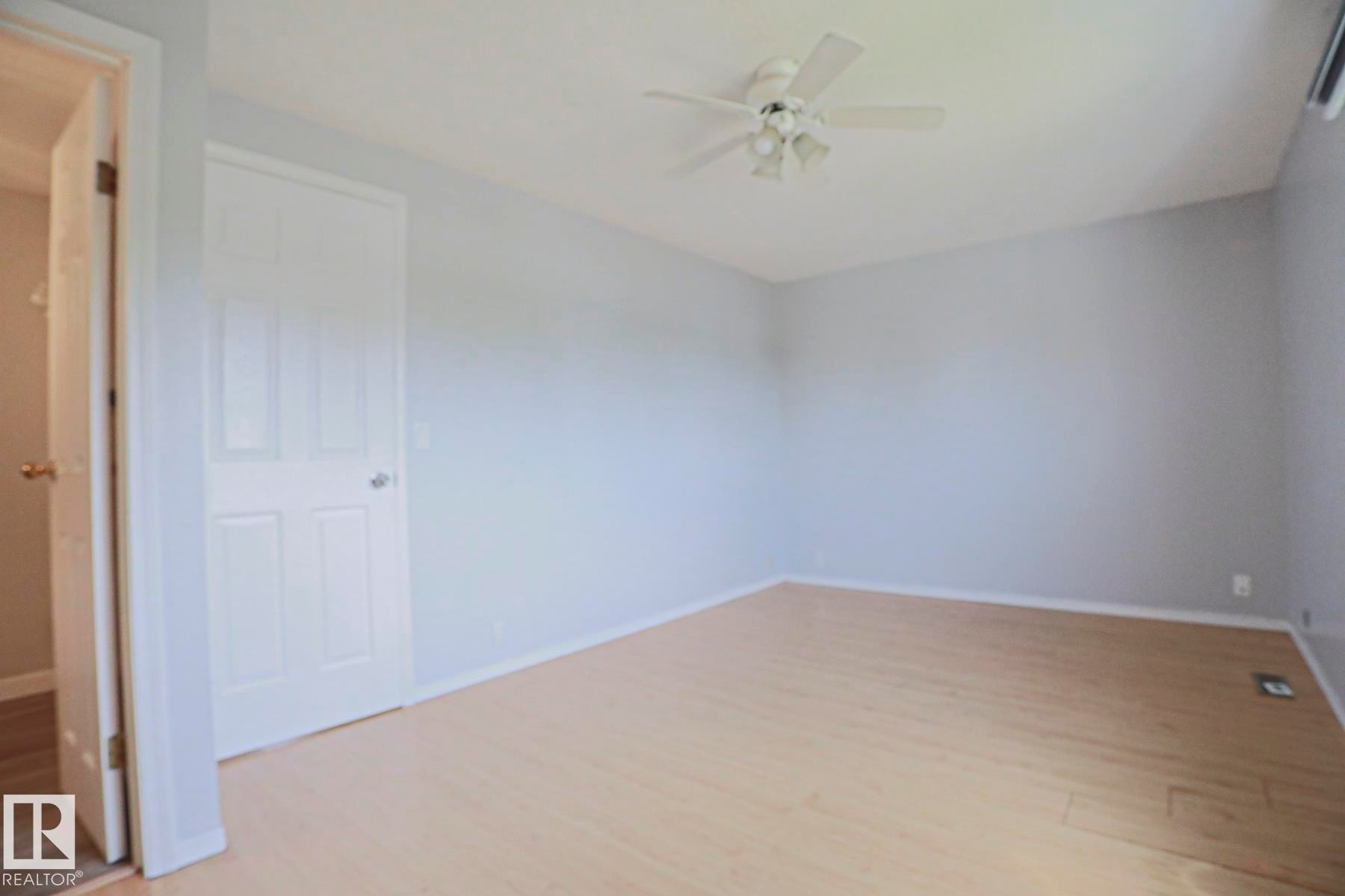 355 Kirkpatrick Crescent Nw, Edmonton, AB - Indoor Photo Showing Other Room