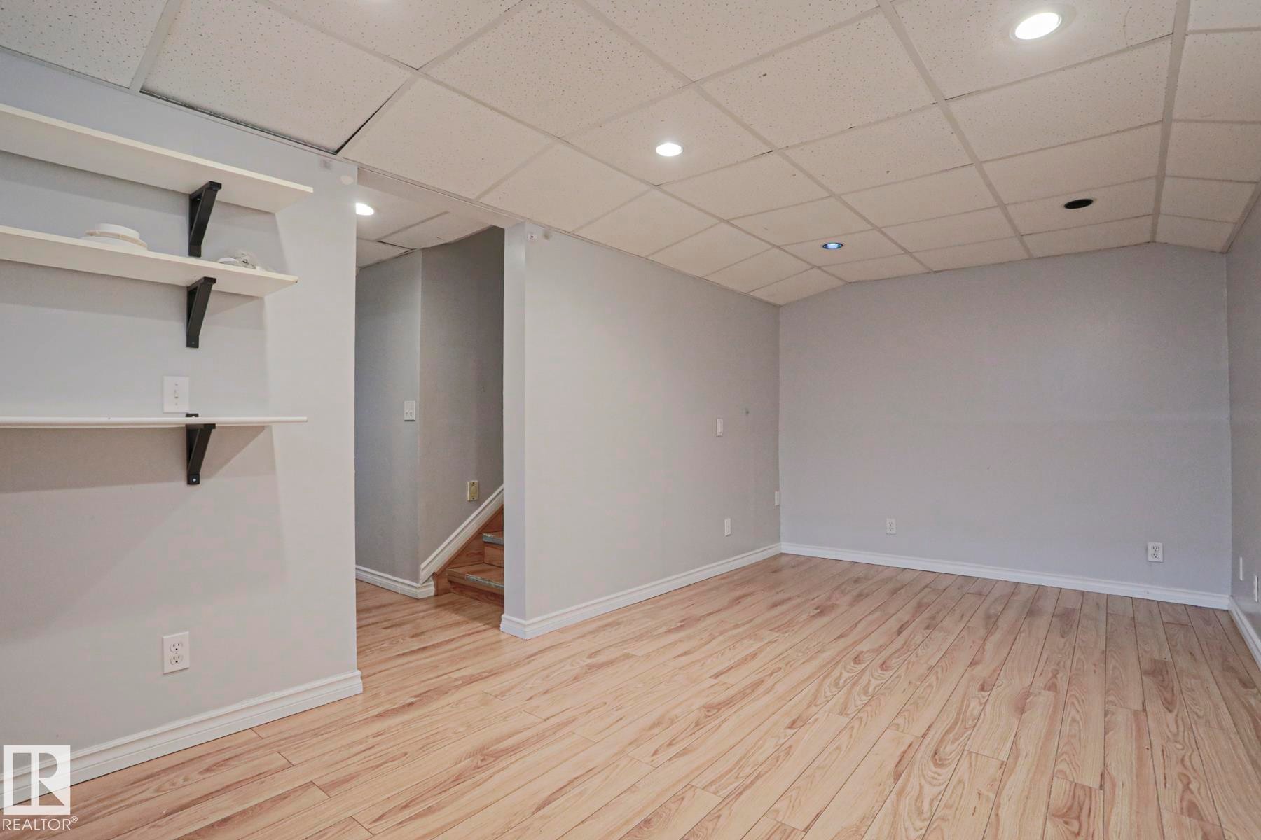 355 Kirkpatrick Crescent Nw, Edmonton, AB - Indoor Photo Showing Other Room