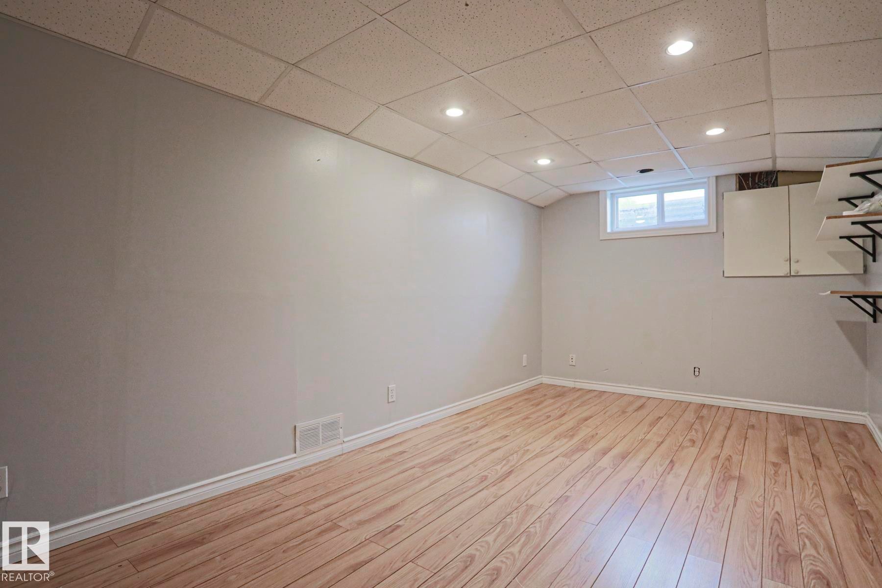355 Kirkpatrick Crescent Nw, Edmonton, AB - Indoor