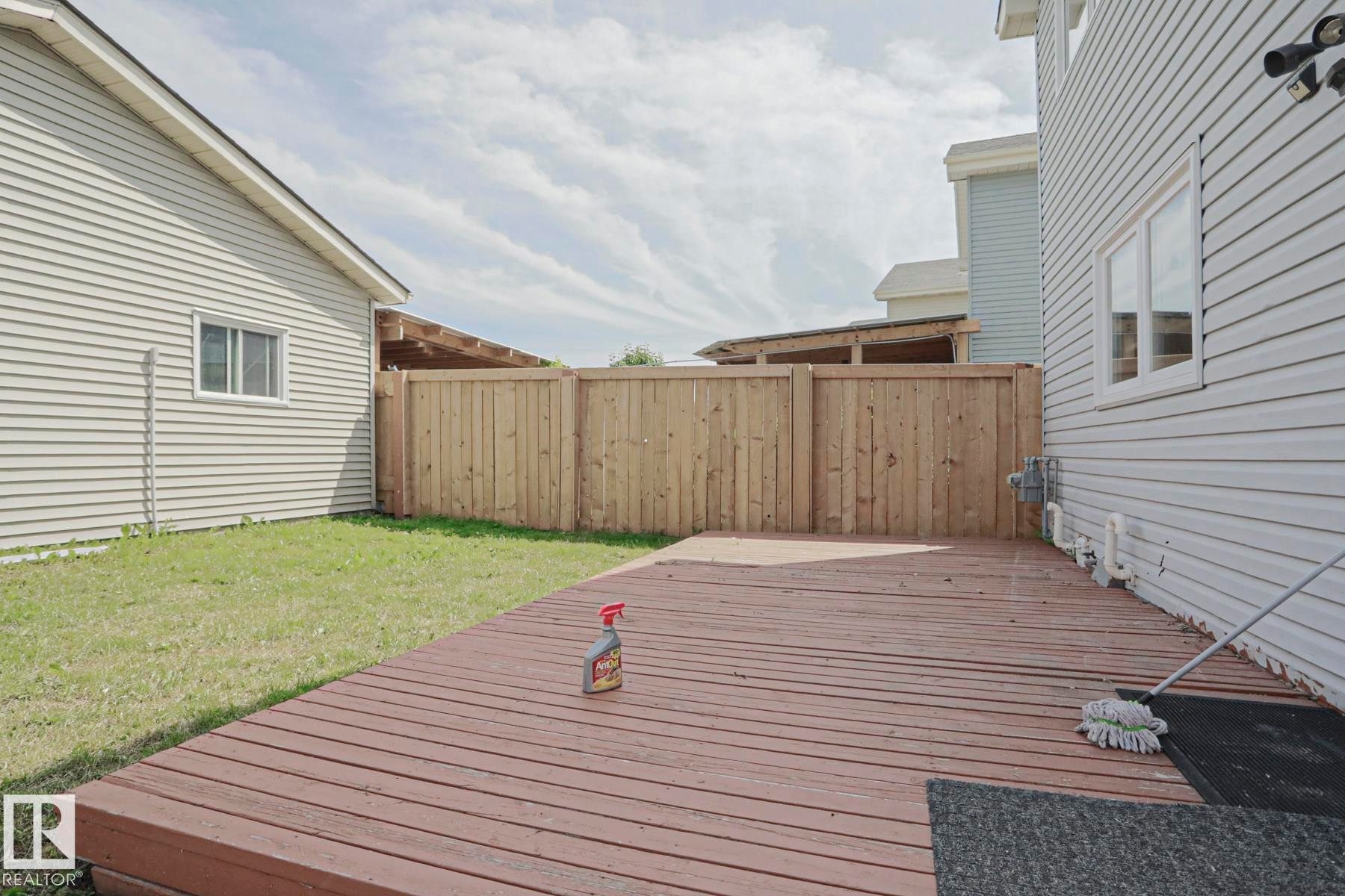 355 Kirkpatrick Crescent Nw, Edmonton, AB - Outdoor With Exterior