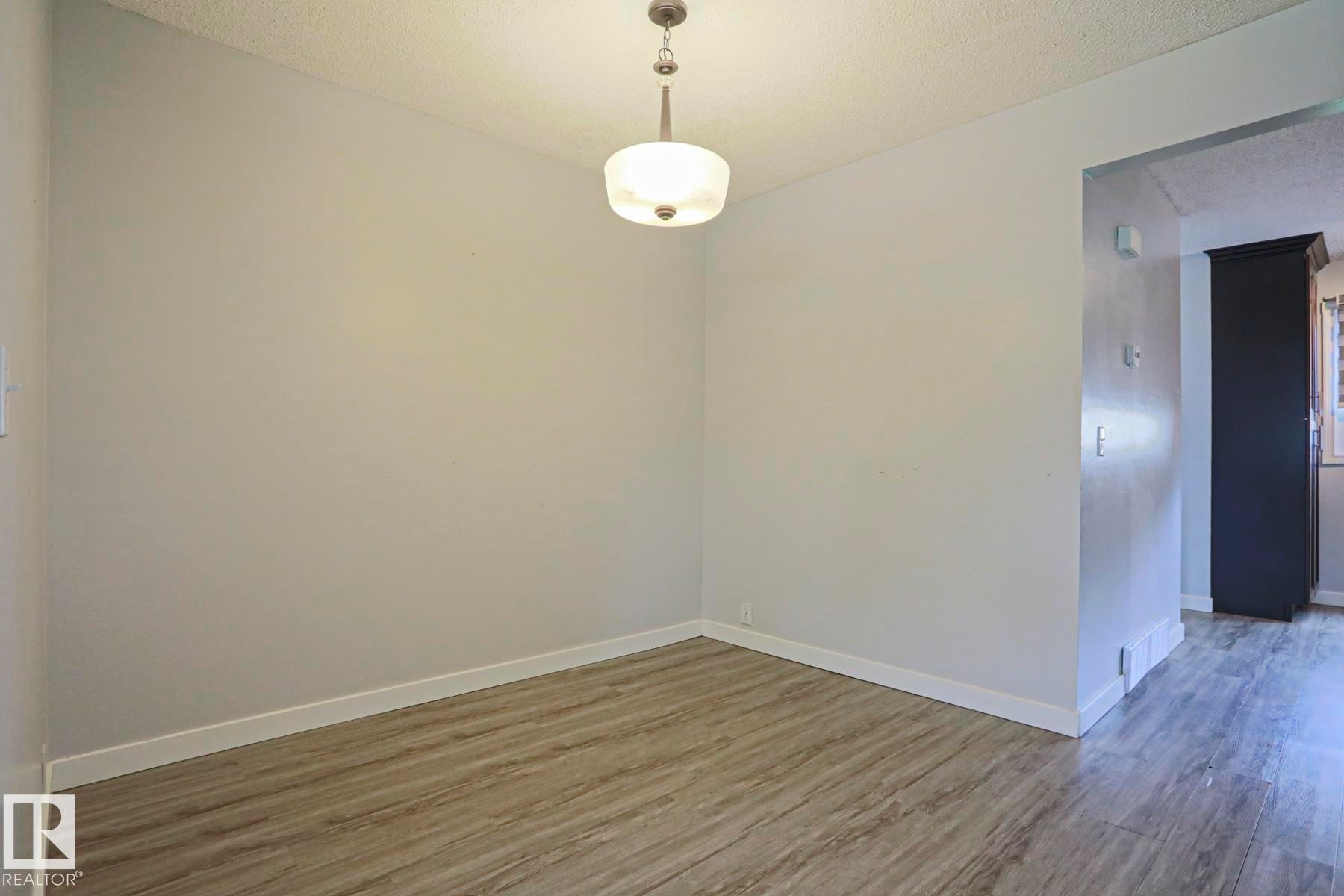 355 Kirkpatrick Crescent Nw, Edmonton, AB - Indoor Photo Showing Other Room