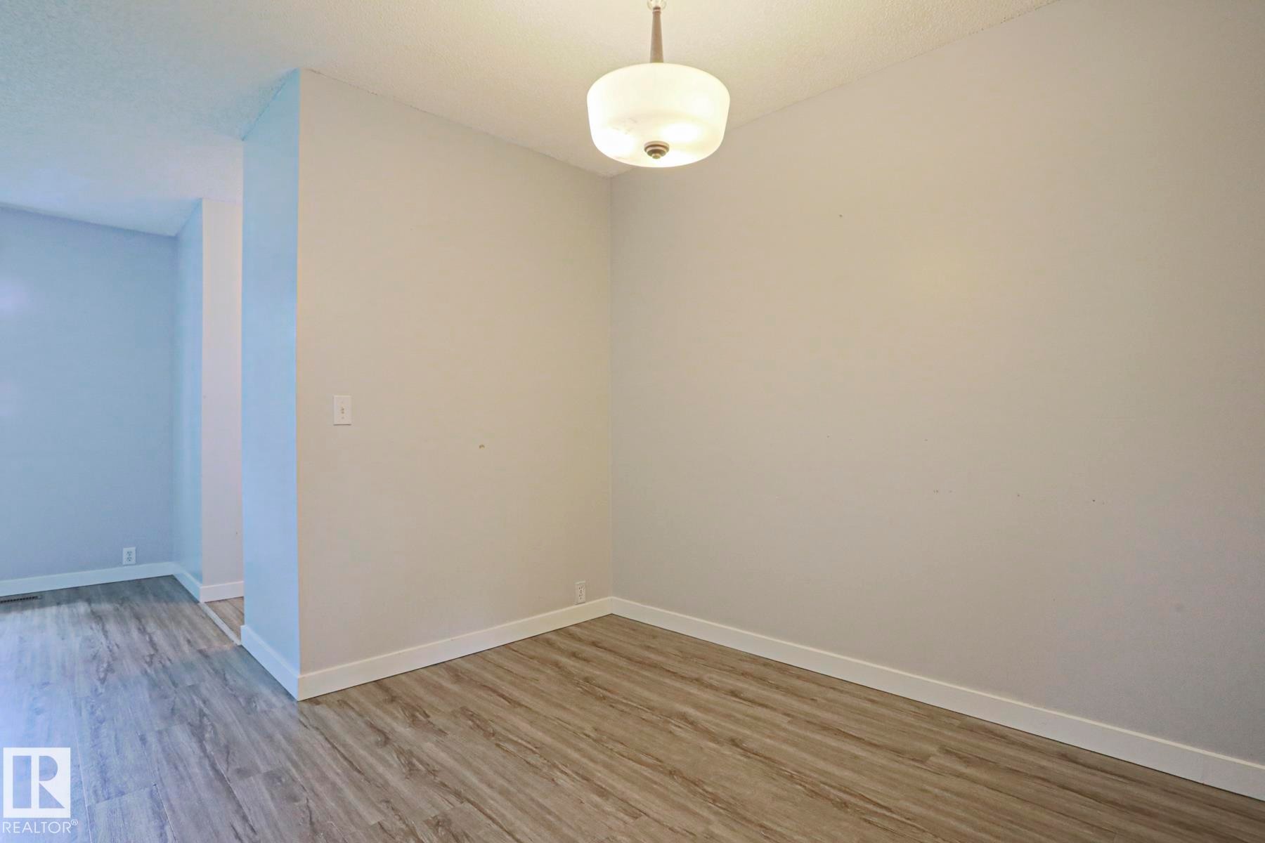 355 Kirkpatrick Crescent Nw, Edmonton, AB - Indoor Photo Showing Other Room