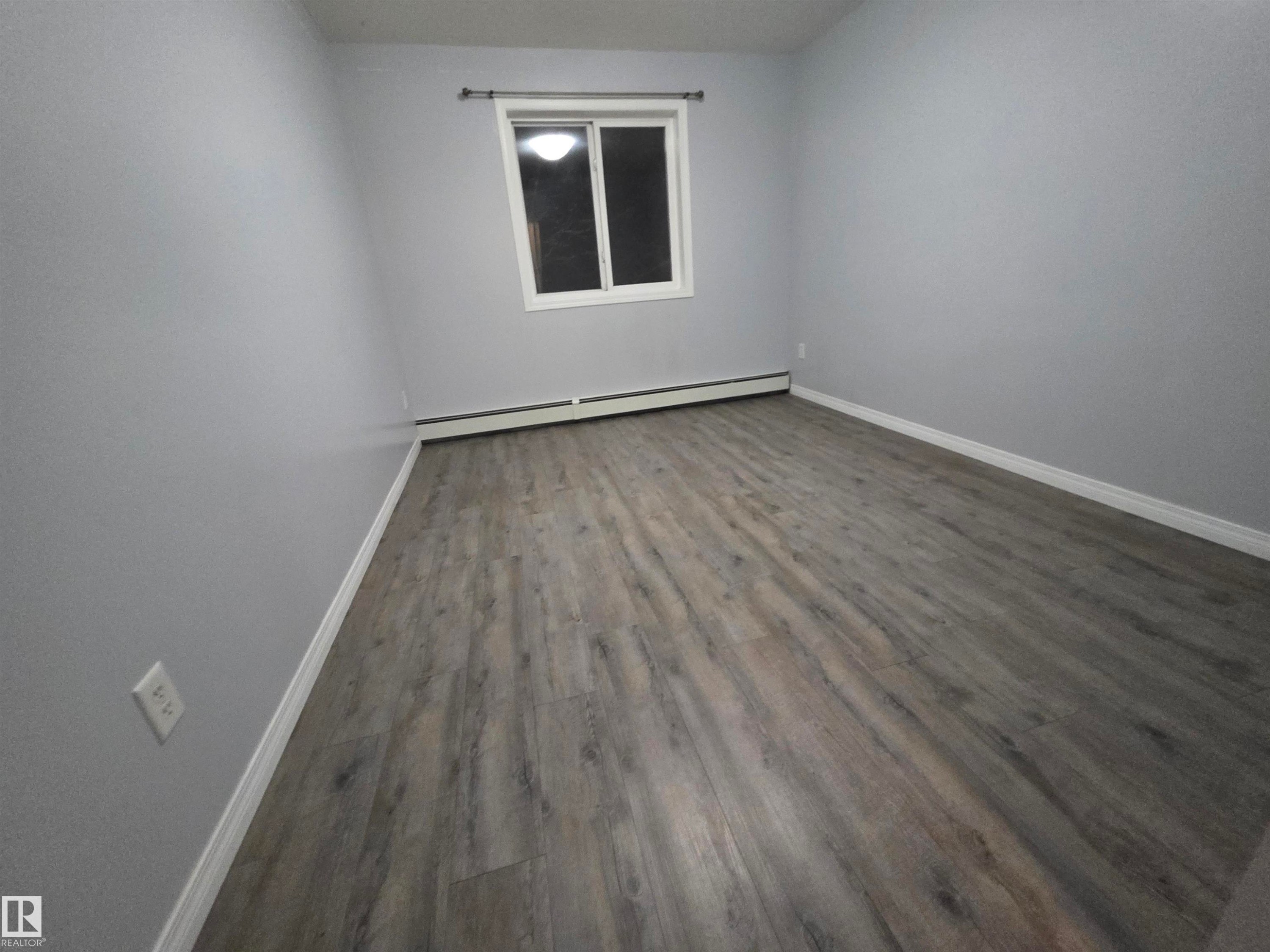 #106 4903 47 Av, Stony Plain, AB - Indoor Photo Showing Other Room