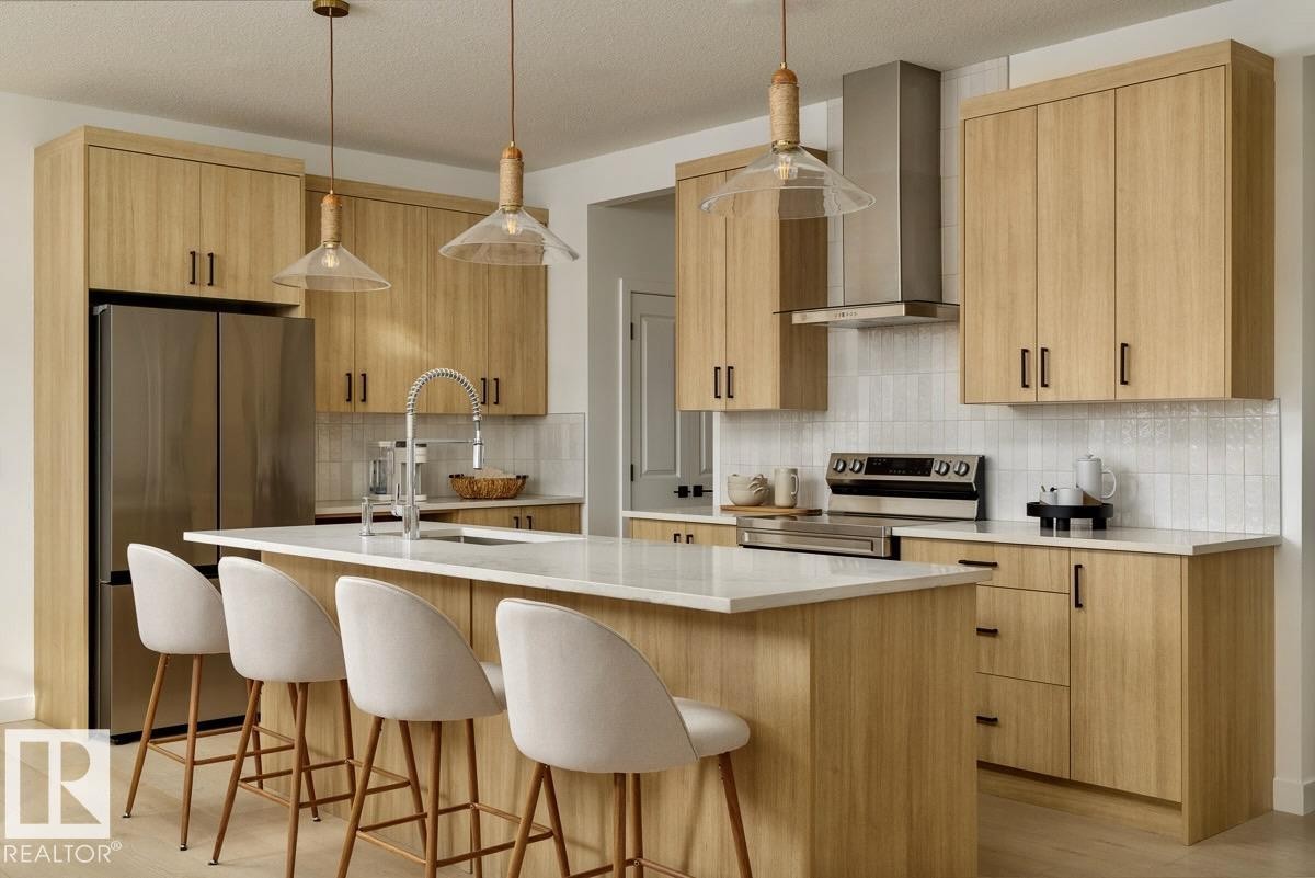 1731 Crossbill Loop Nw, Edmonton, AB - Indoor Photo Showing Kitchen With Upgraded Kitchen