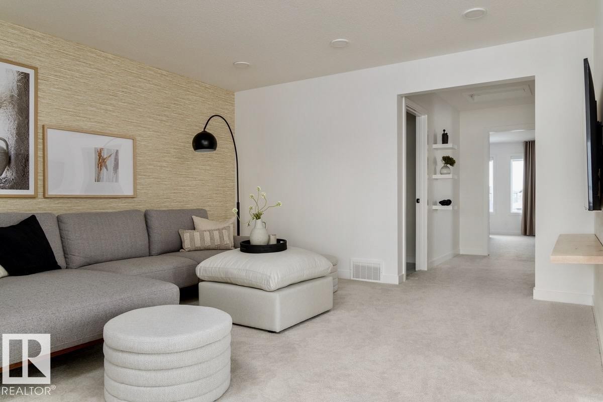 1731 Crossbill Loop Nw, Edmonton, AB - Indoor Photo Showing Living Room