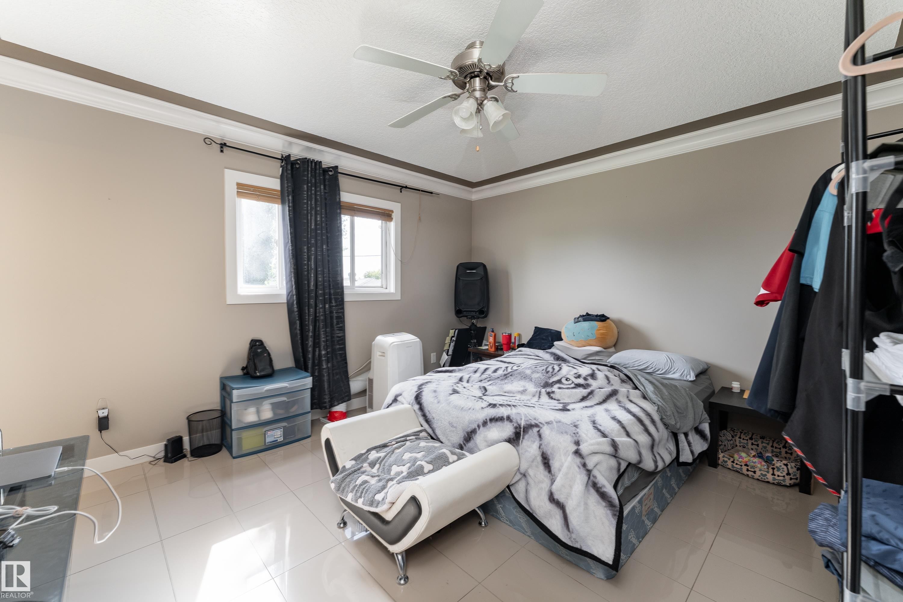 12847 86 Street Nw, Edmonton, AB - Indoor Photo Showing Bedroom