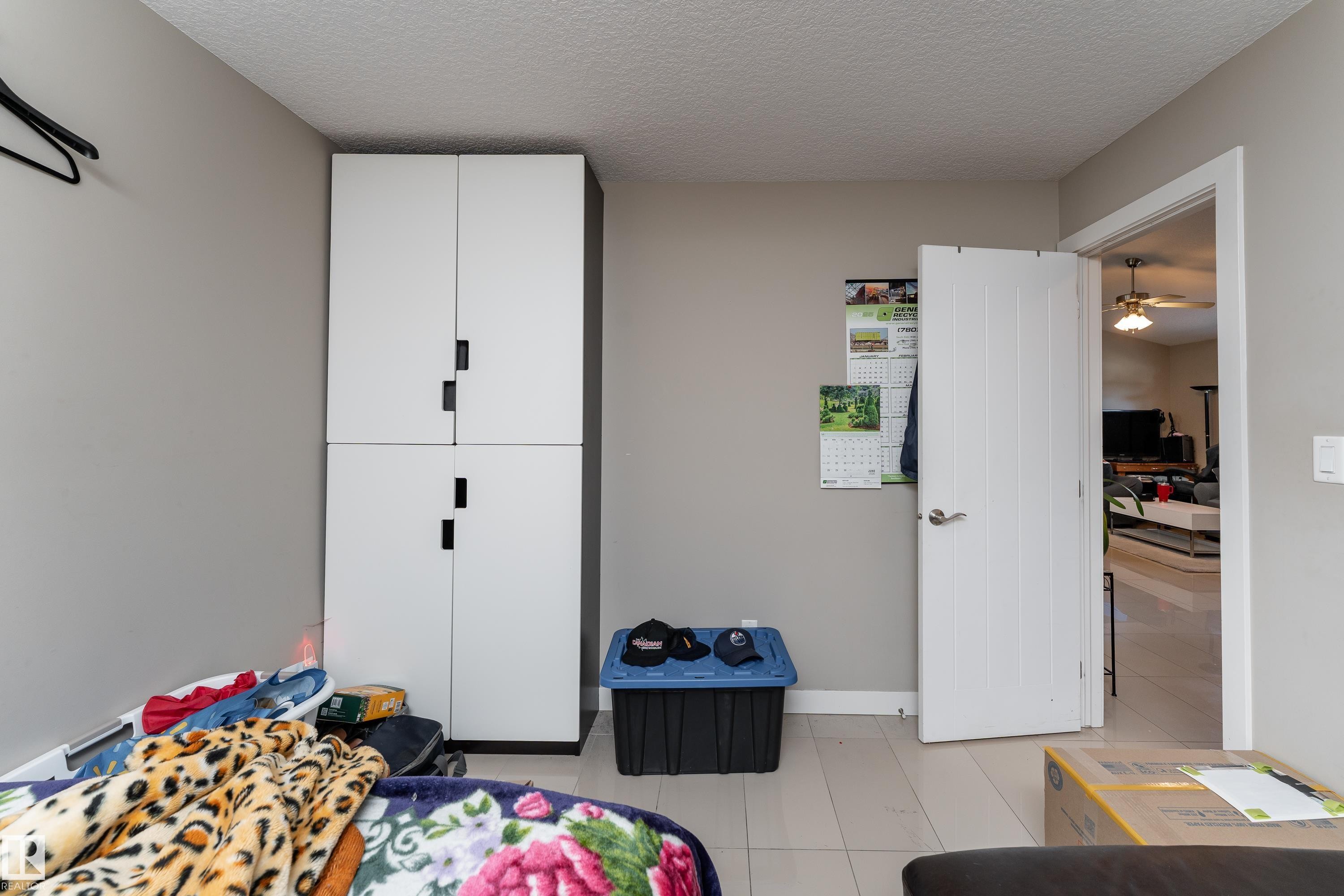 12847 86 Street Nw, Edmonton, AB - Indoor Photo Showing Bedroom