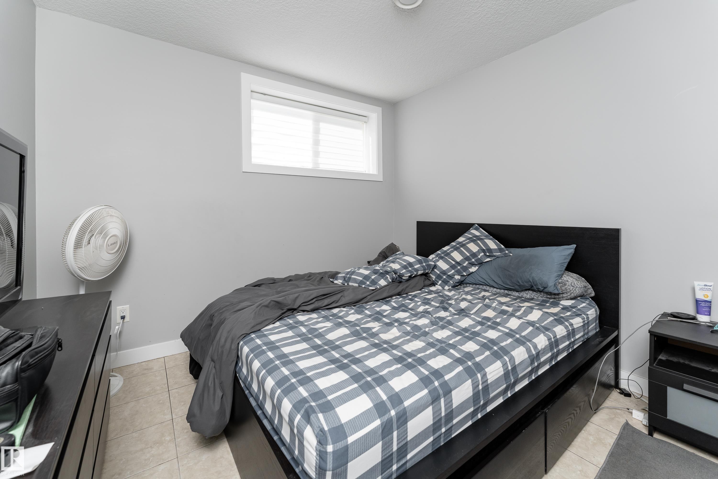 12847 86 Street Nw, Edmonton, AB - Indoor Photo Showing Bedroom
