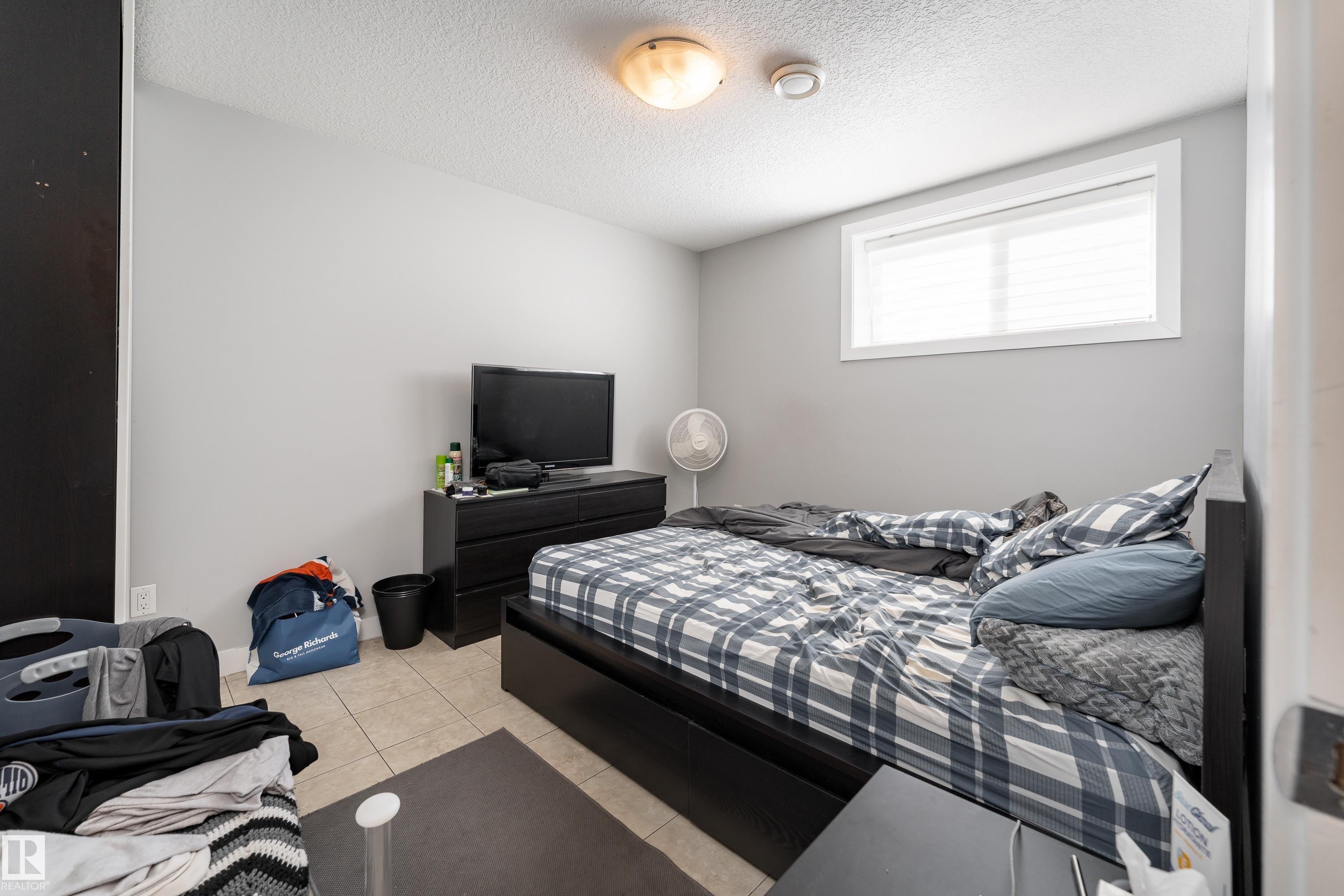 12847 86 Street Nw, Edmonton, AB - Indoor Photo Showing Bedroom